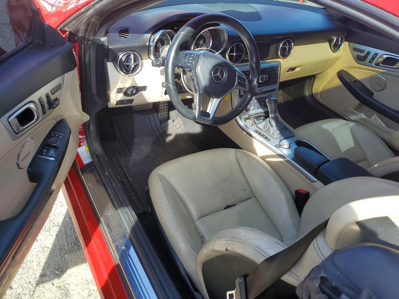 2014 Mercedes Benz Slk 250 Red vin: WDDPK4HA6EF077155