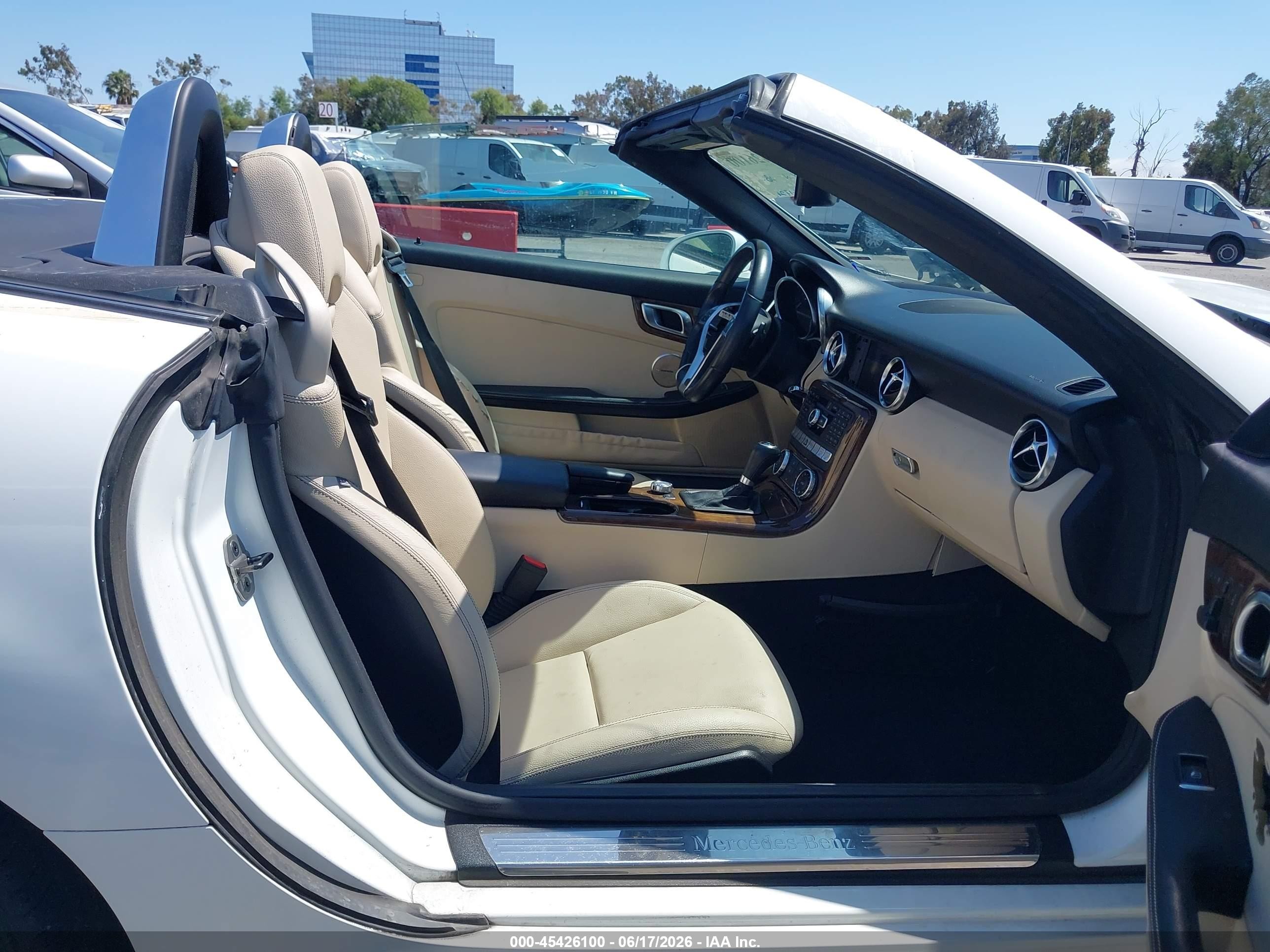 2015 Mercedes-benz Slk 250   Белый vin: WDDPK4HA6FF097441