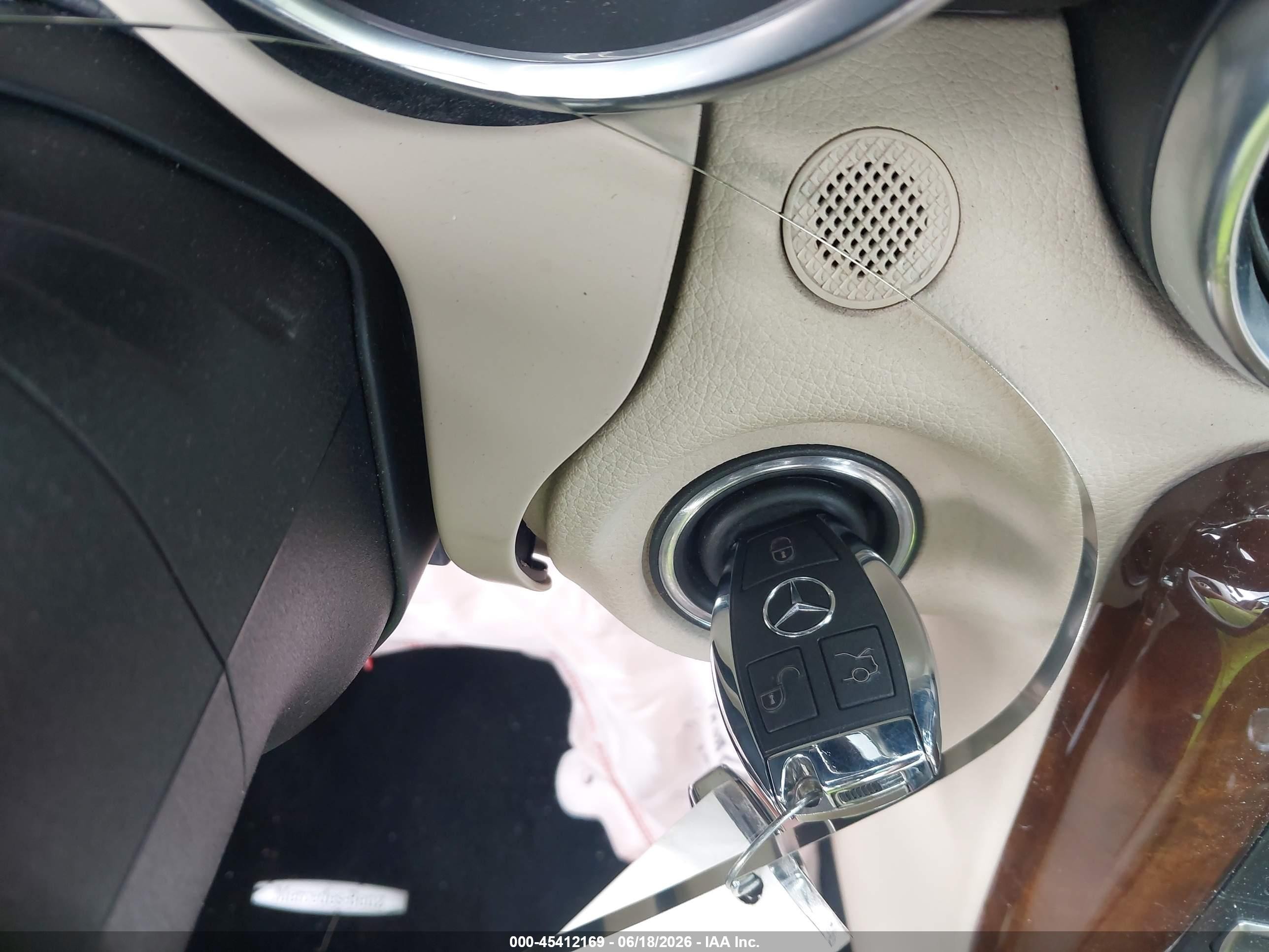 2015 Mercedes-benz Slk 250   Коричневый vin: WDDPK4HA6FF099612