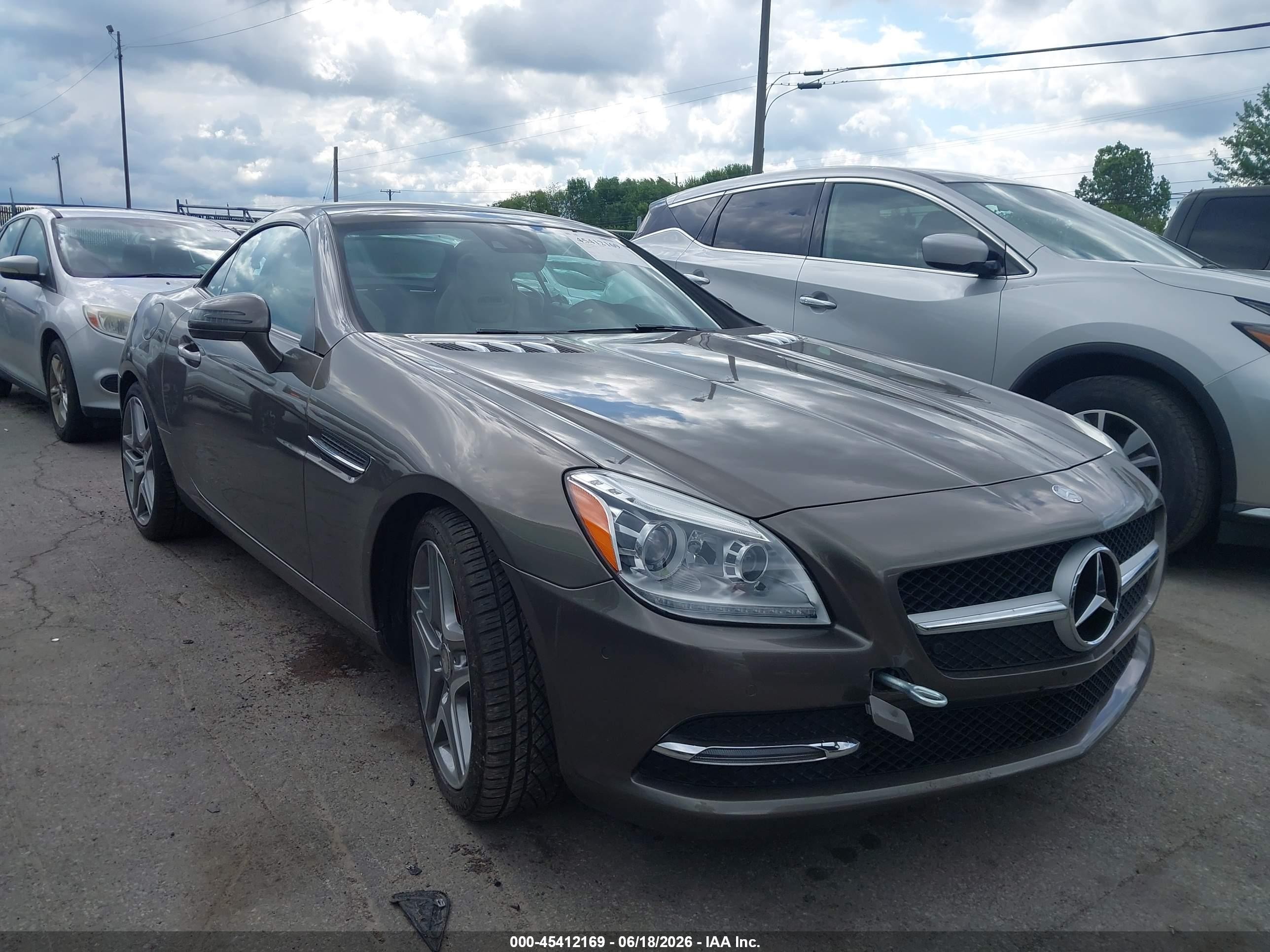 2015 Mercedes-benz Slk 250   Коричневый vin: WDDPK4HA6FF099612