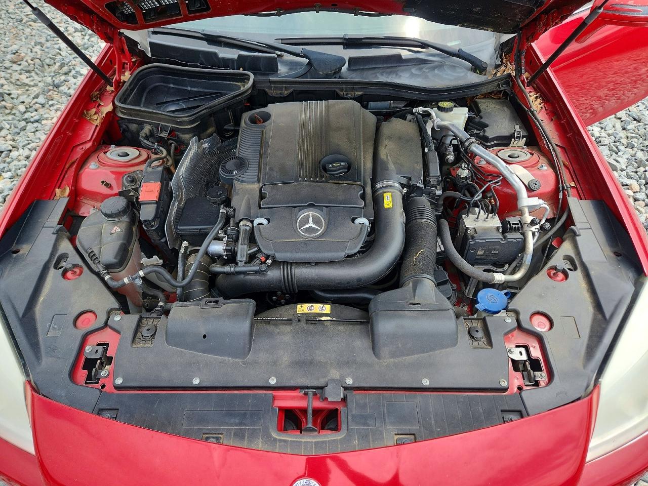 2015 Mercedes-benz Slk 250 Red vin: WDDPK4HA6FF104601