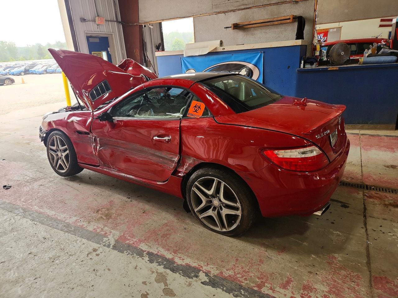 2015 Mercedes-benz Slk 250 Red vin: WDDPK4HA7FF109760