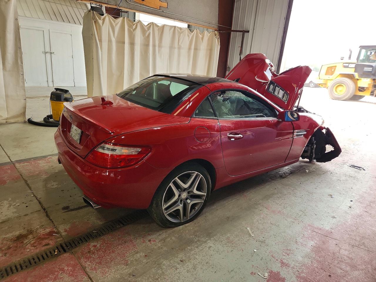 2015 Mercedes-benz Slk 250 Red vin: WDDPK4HA7FF109760
