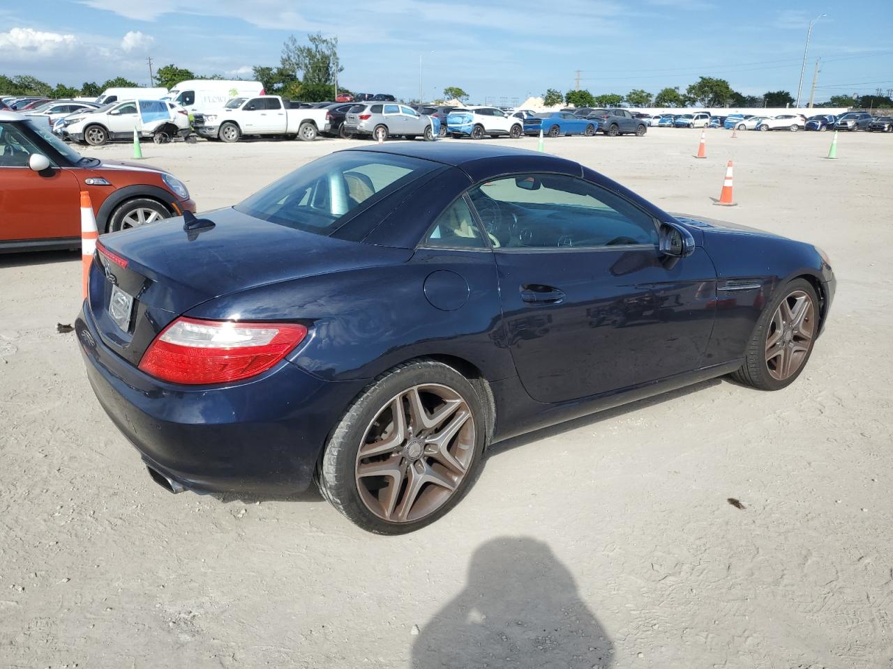 2012 Mercedes-benz Slk 250 Blue vin: WDDPK4HA8CF035406