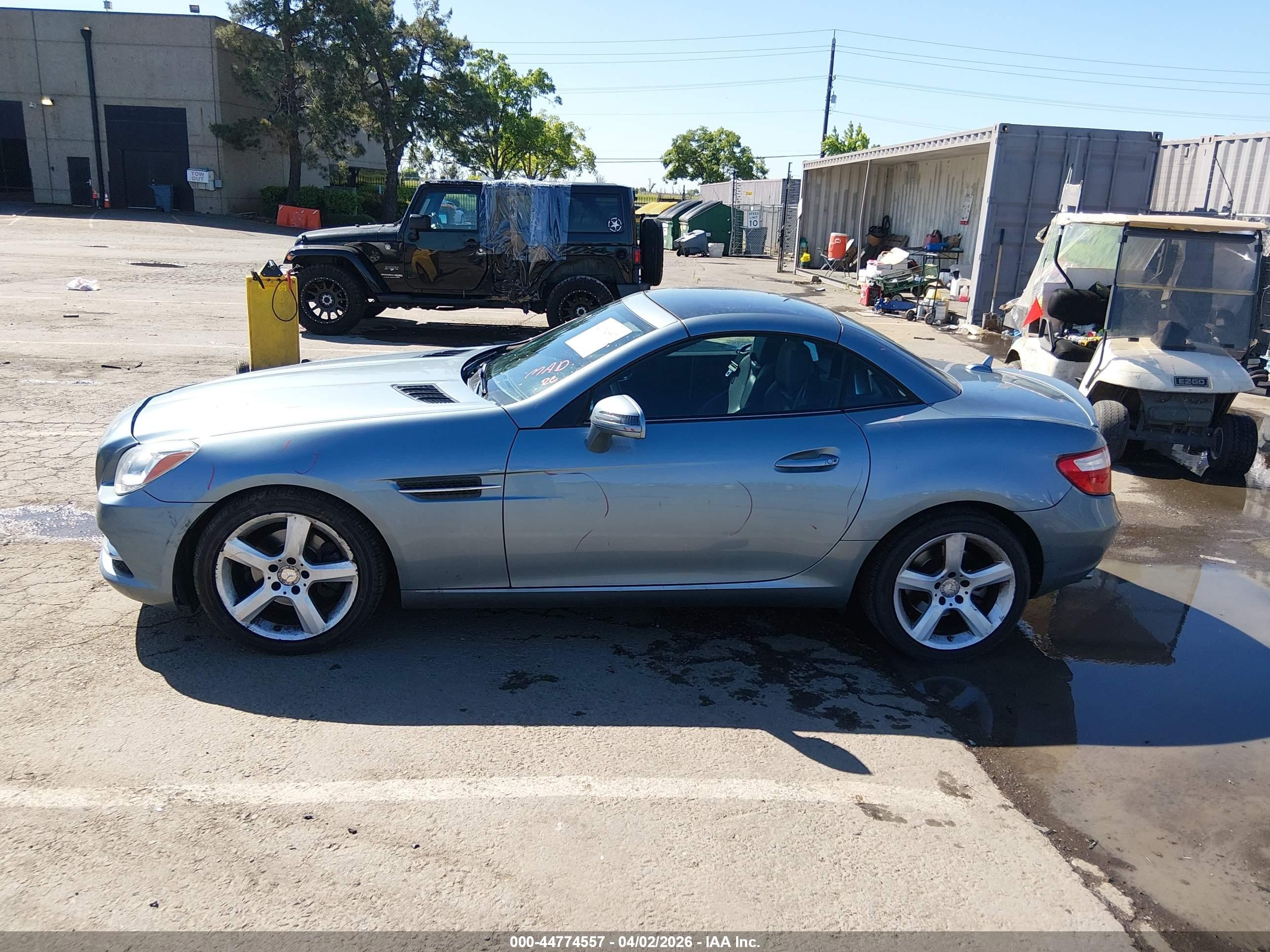 2013 Mercedes-benz Slk 250   Blue vin: WDDPK4HA8DF073865