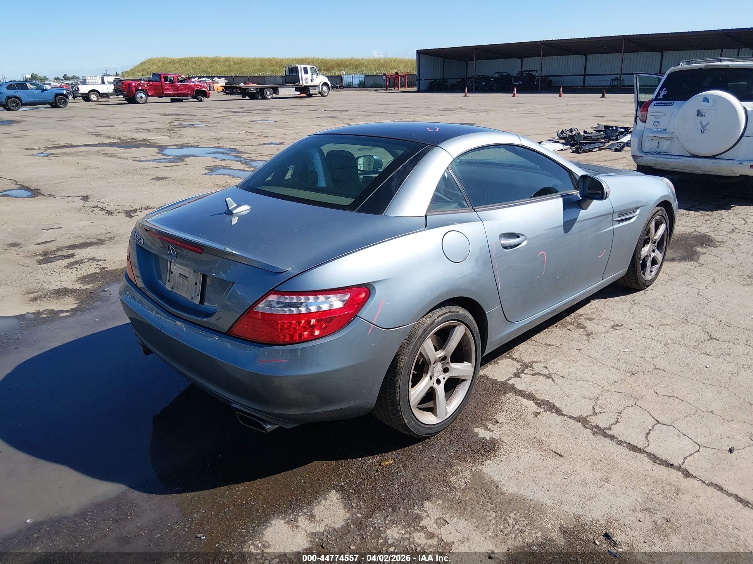 2013 Mercedes-benz Slk 250   Blue vin: WDDPK4HA8DF073865