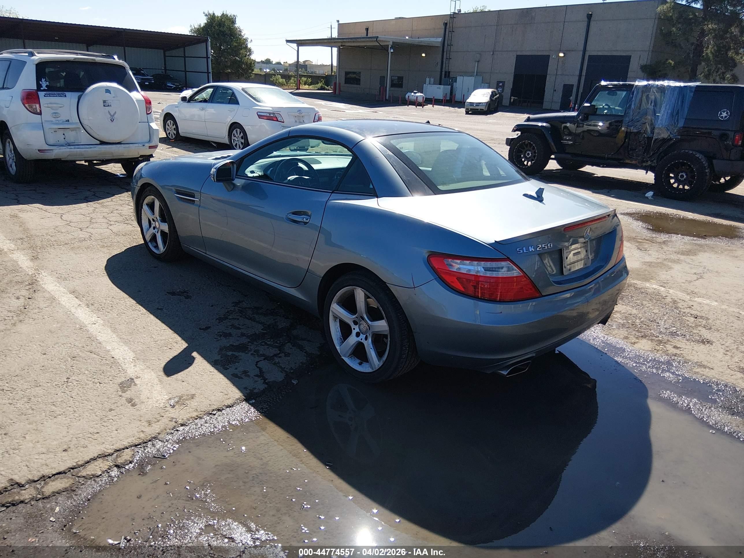 2013 Mercedes-benz Slk 250   Blue vin: WDDPK4HA8DF073865