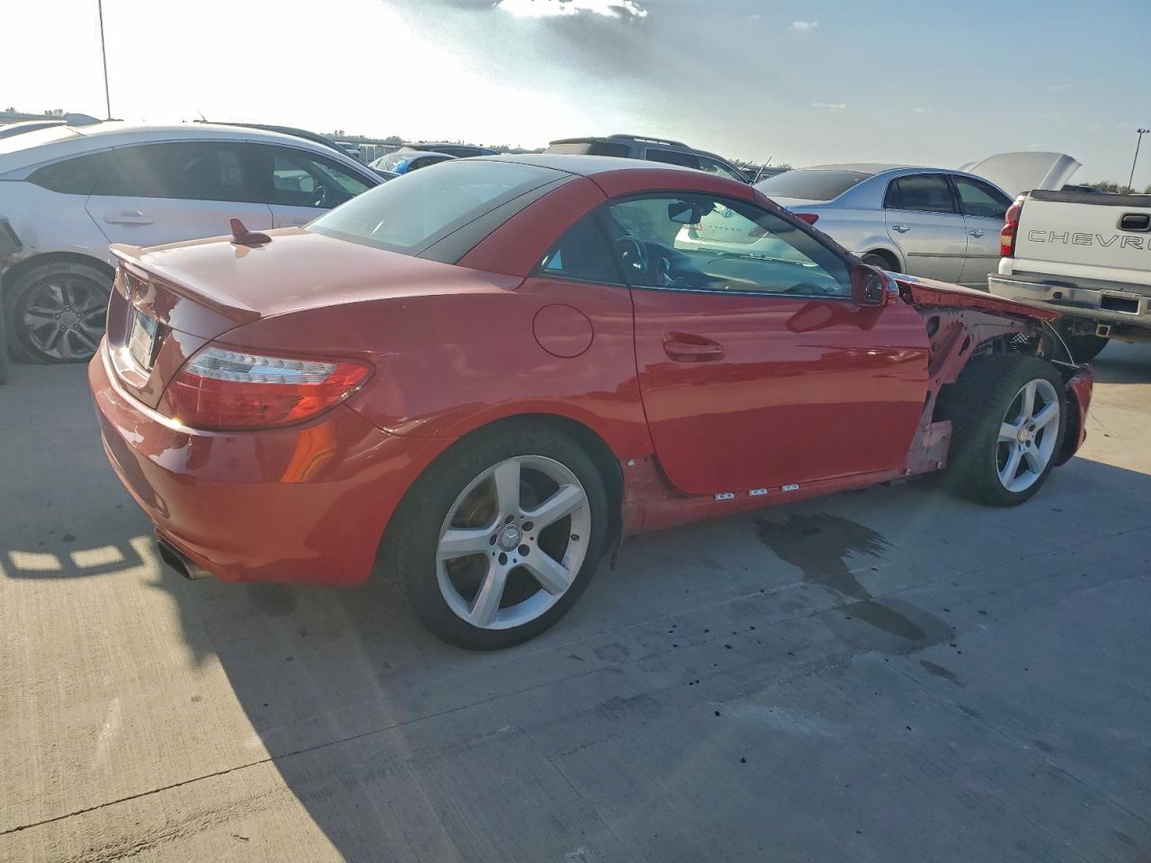 2012 Mercedes-benz Slk 250 Red vin: WDDPK4HA9CF046091