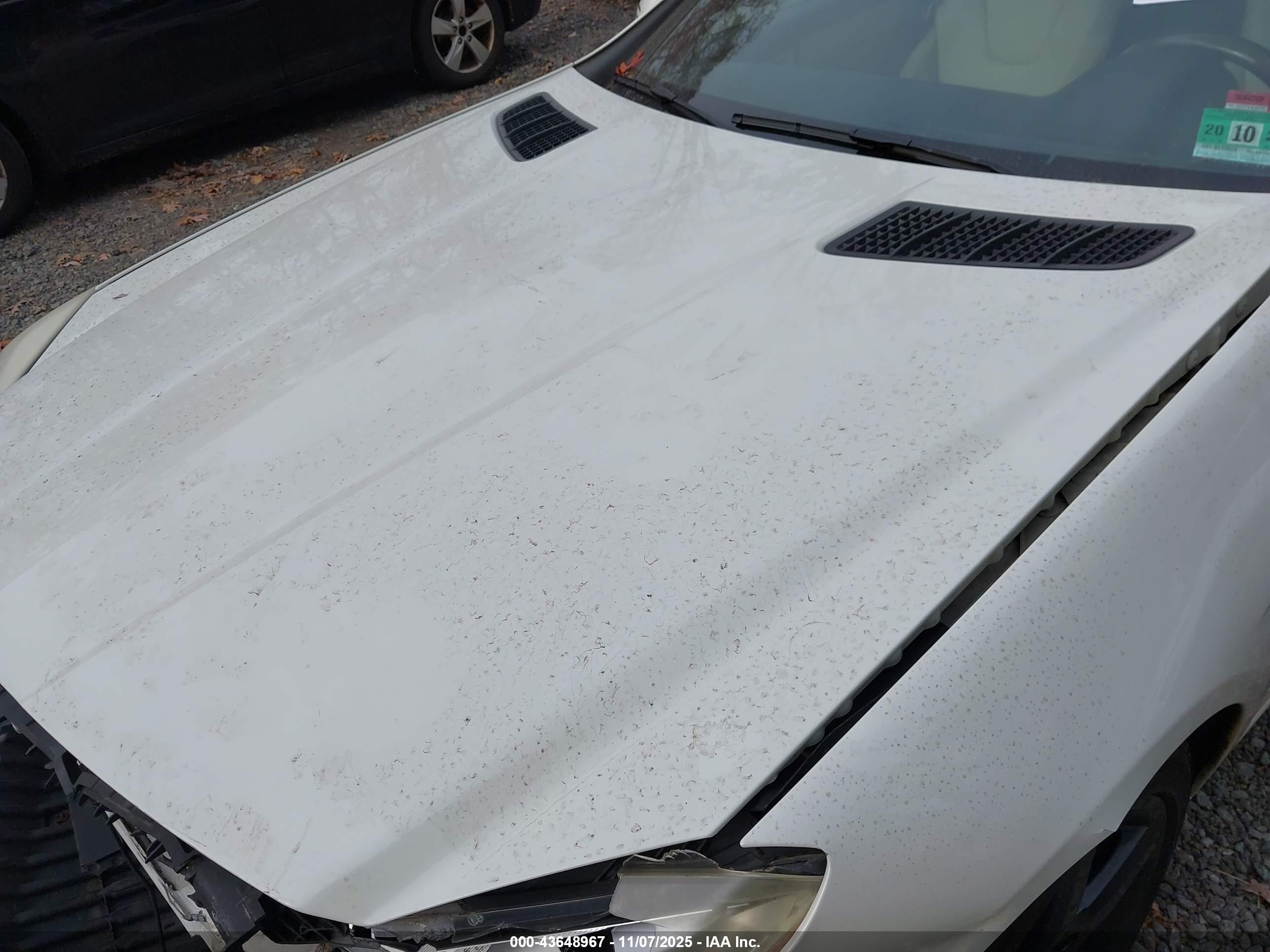 2013 Mercedes-benz Slk 250   White vin: WDDPK4HA9DF057190