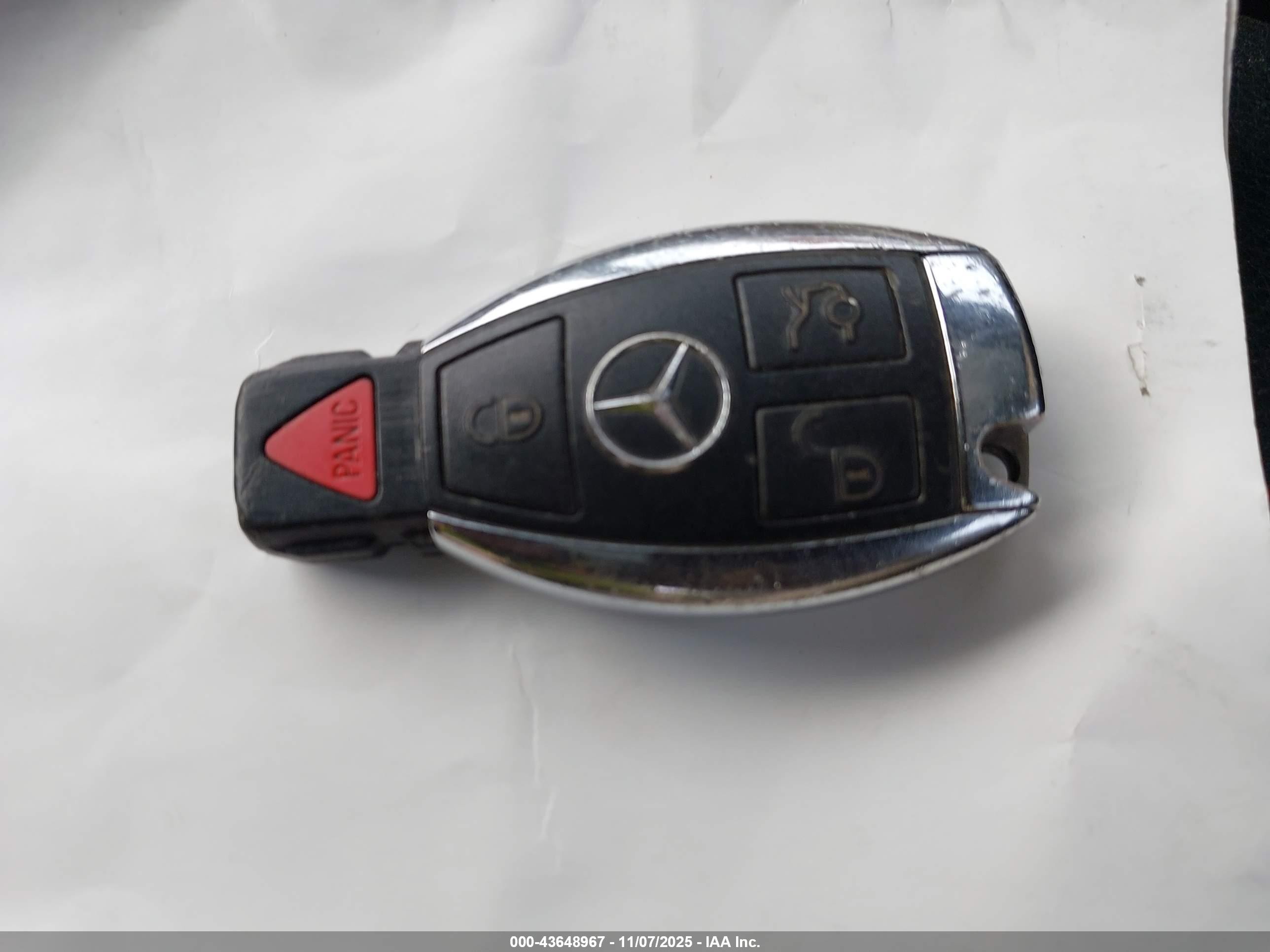 2013 Mercedes-benz Slk 250   White vin: WDDPK4HA9DF057190