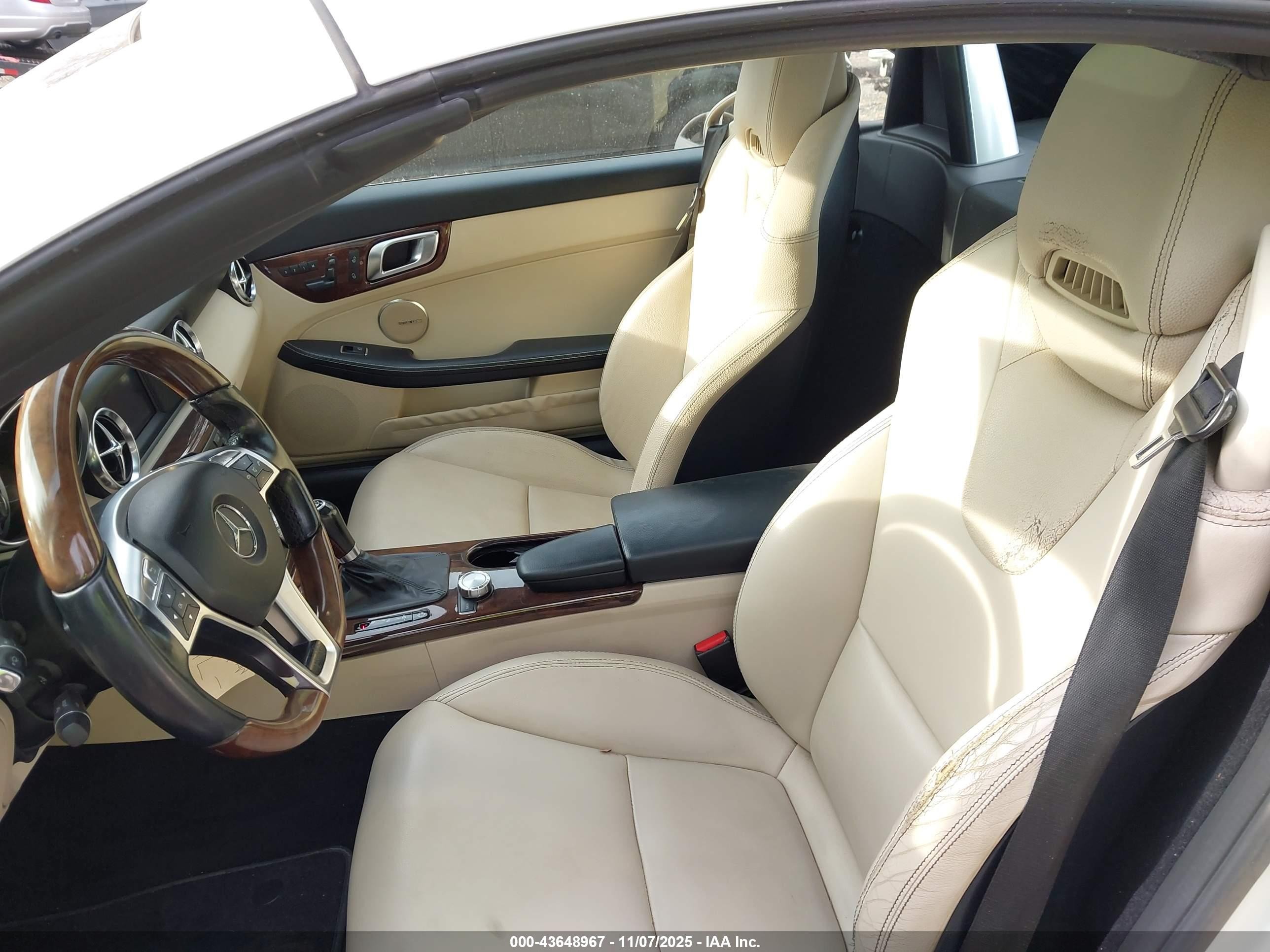 2013 Mercedes-benz Slk 250   White vin: WDDPK4HA9DF057190