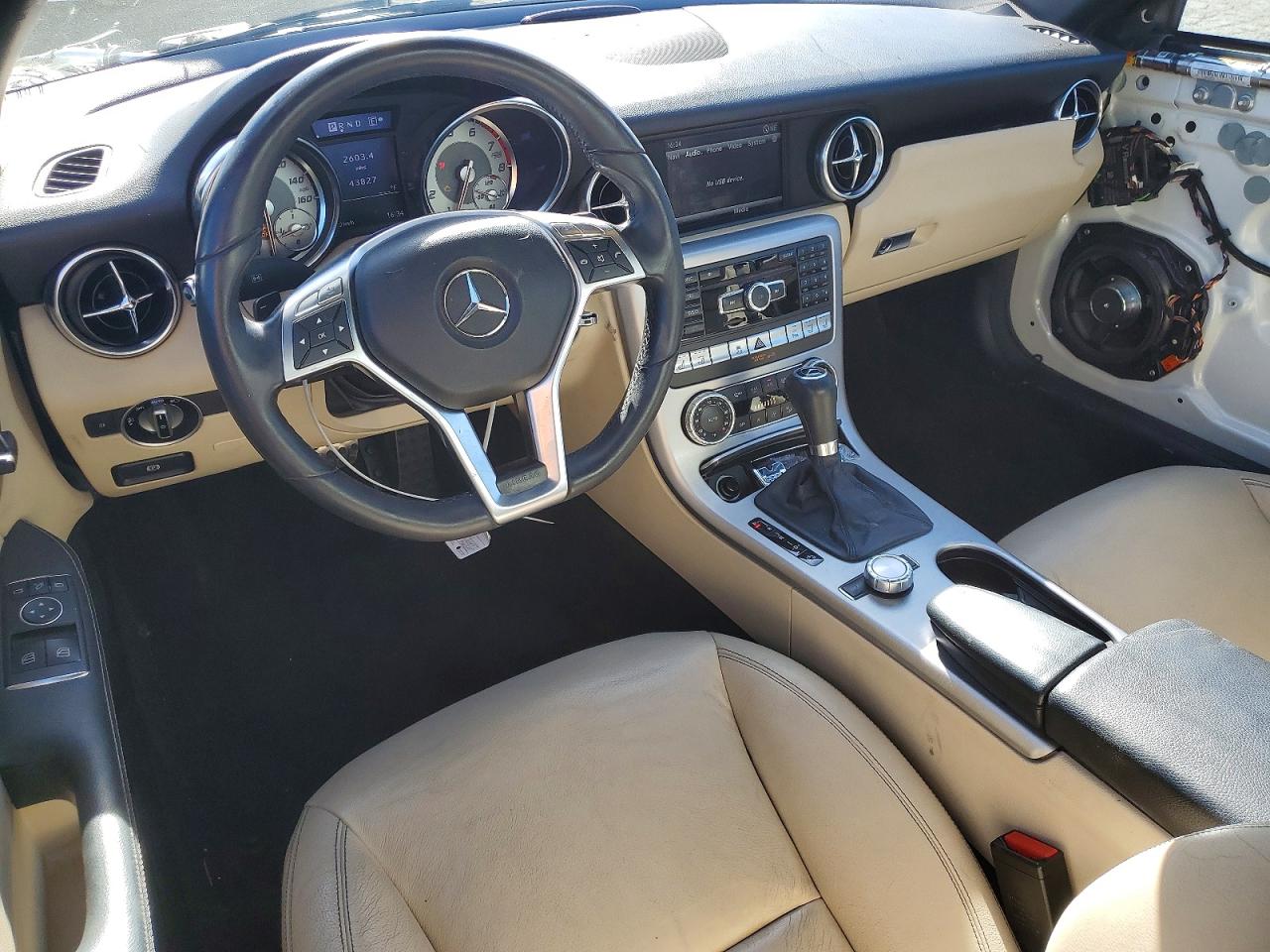 2013 Mercedes-benz Slk 250 White vin: WDDPK4HA9DF061482