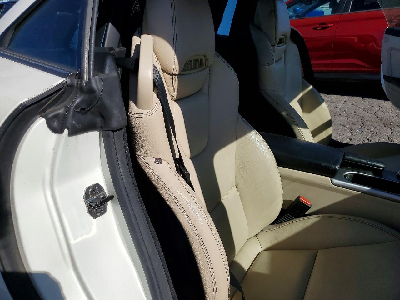 2013 Mercedes-benz Slk 250 White vin: WDDPK4HA9DF061482