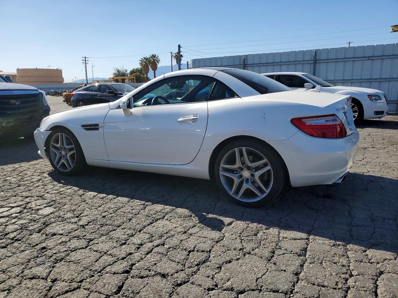 2013 Mercedes-benz Slk 250 White vin: WDDPK4HA9DF061482