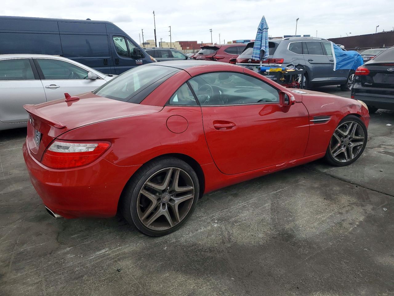 2014 Mercedes-benz Slk 250 Red vin: WDDPK4HA9EF079966
