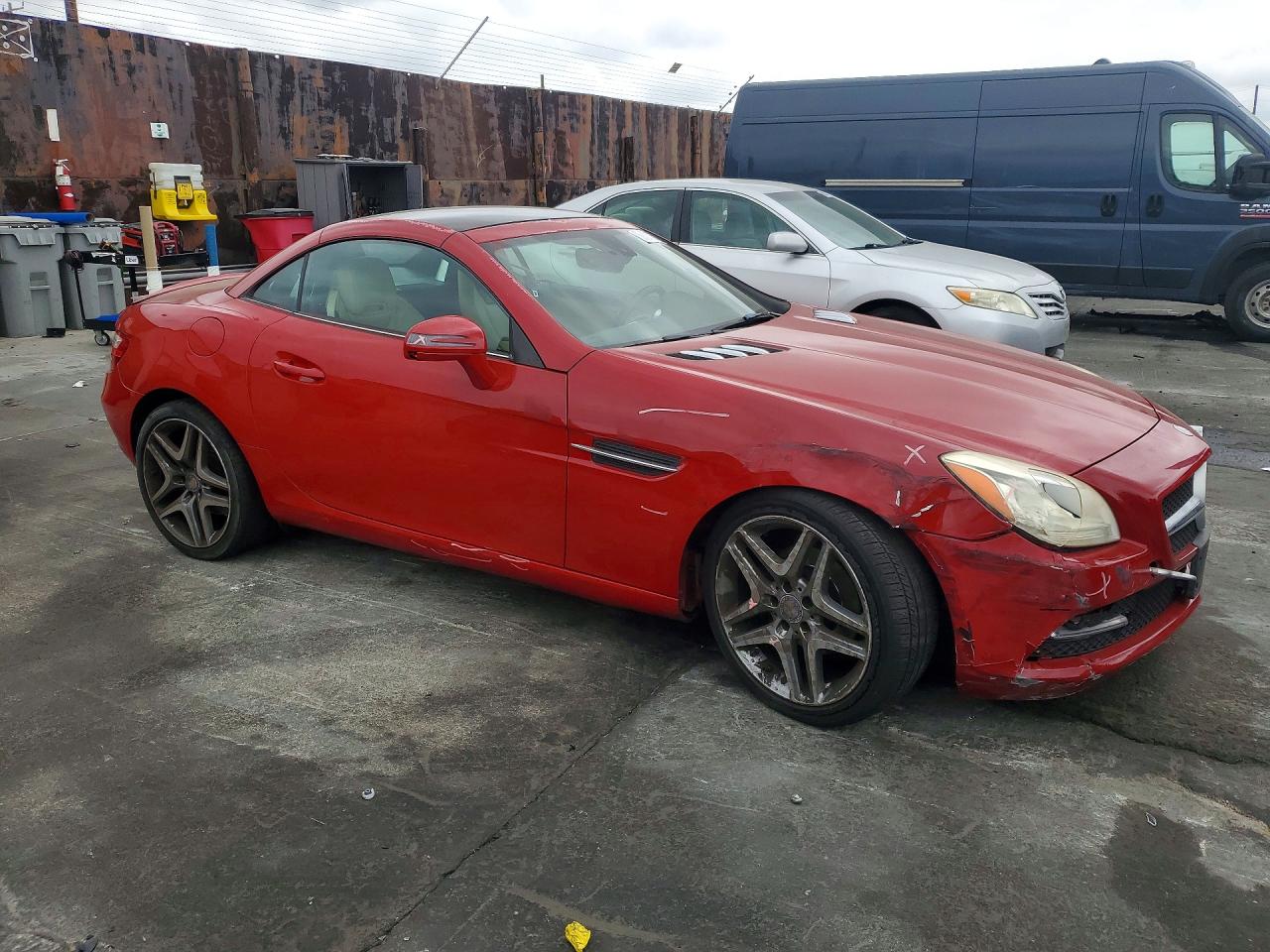 2014 Mercedes-benz Slk 250 Red vin: WDDPK4HA9EF079966
