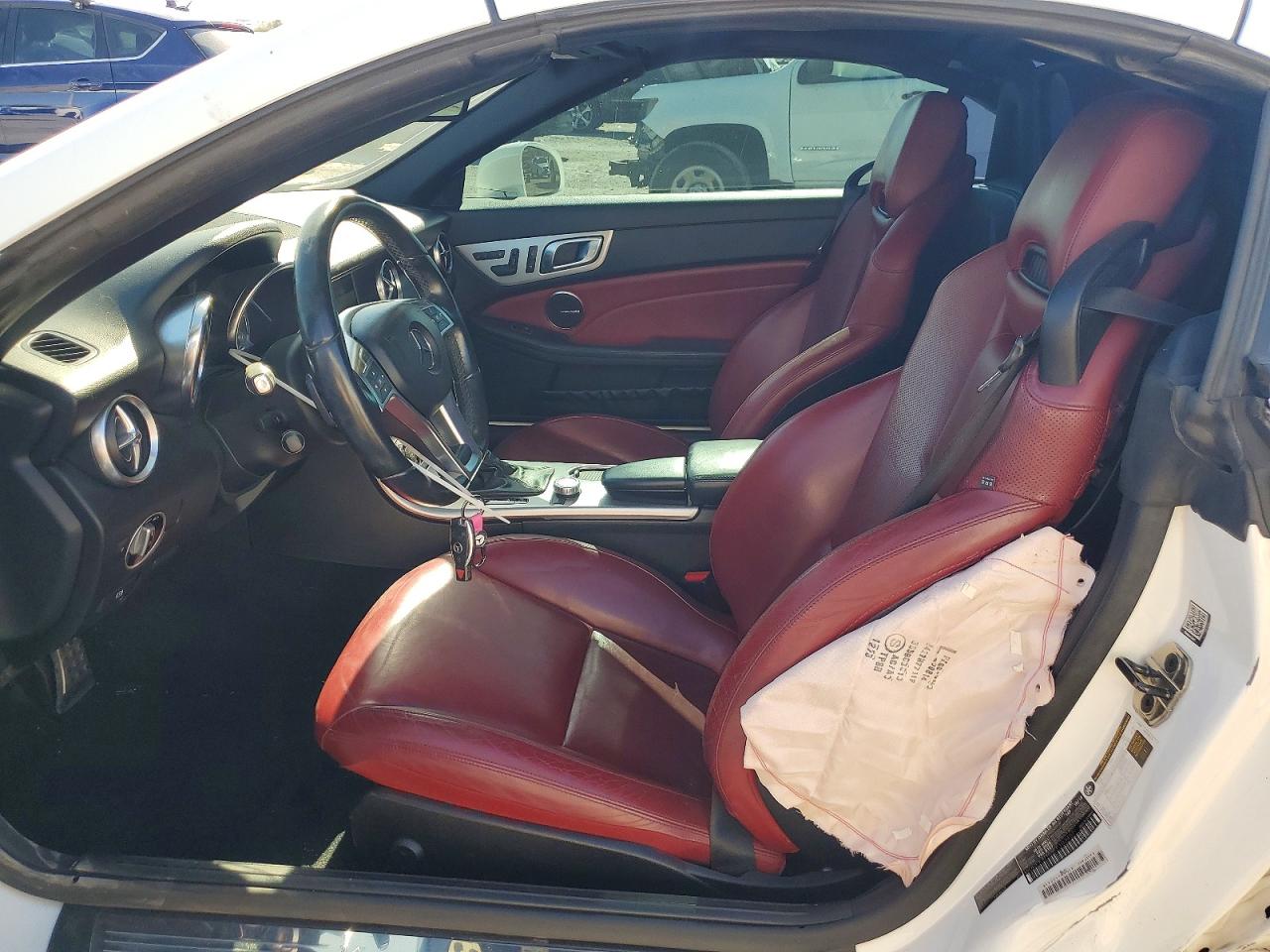 2015 Mercedes-benz Slk 250 White vin: WDDPK4HA9FF103457
