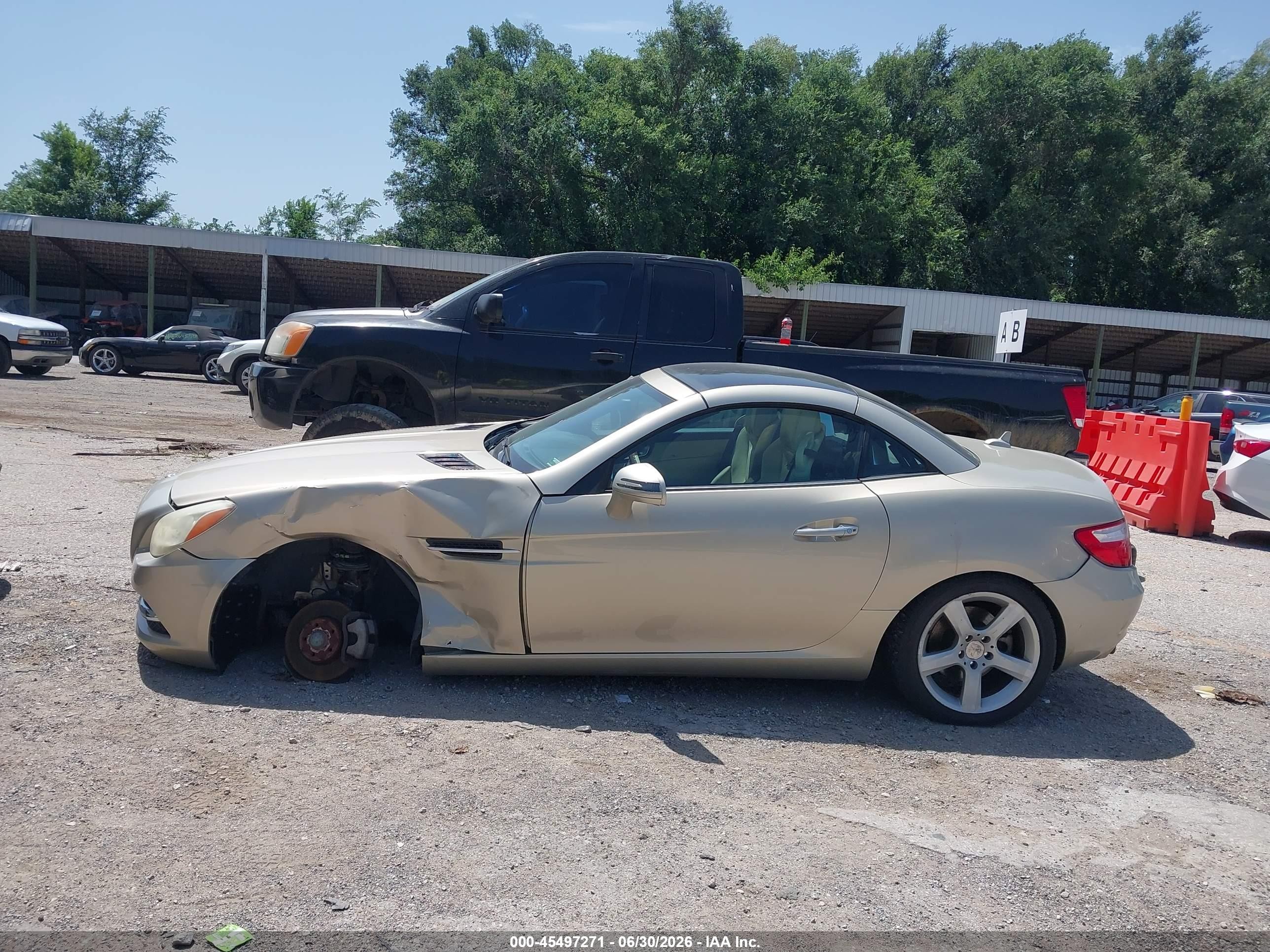 2012 Mercedes-benz Slk 250 Gold vin: WDDPK4HAXCF038811