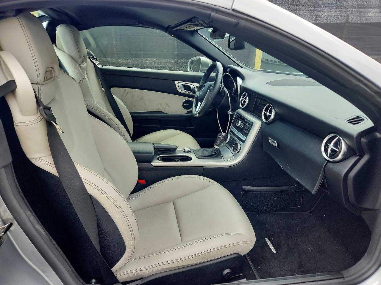 2012 Mercedes-benz Slk 250 Серебряный vin: WDDPK4HAXCF041661