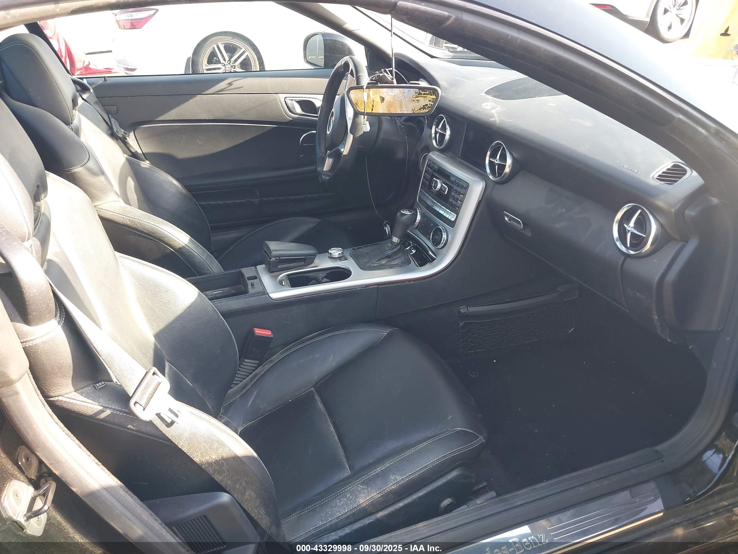 2013 Mercedes-benz Slk 250   Black vin: WDDPK4HAXDF054119