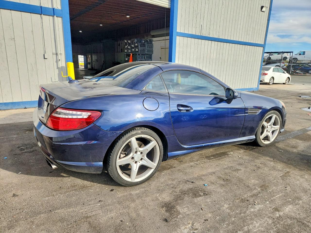2014 Mercedes-benz Slk 250 Blue vin: WDDPK4HAXEF079328