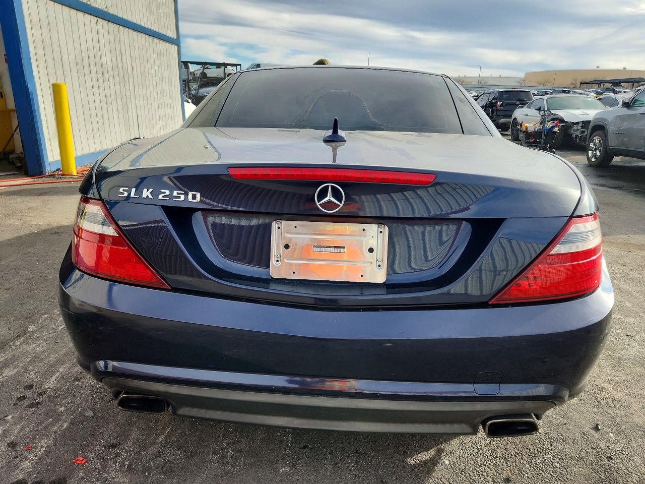 2014 Mercedes-benz Slk 250 Blue vin: WDDPK4HAXEF079328