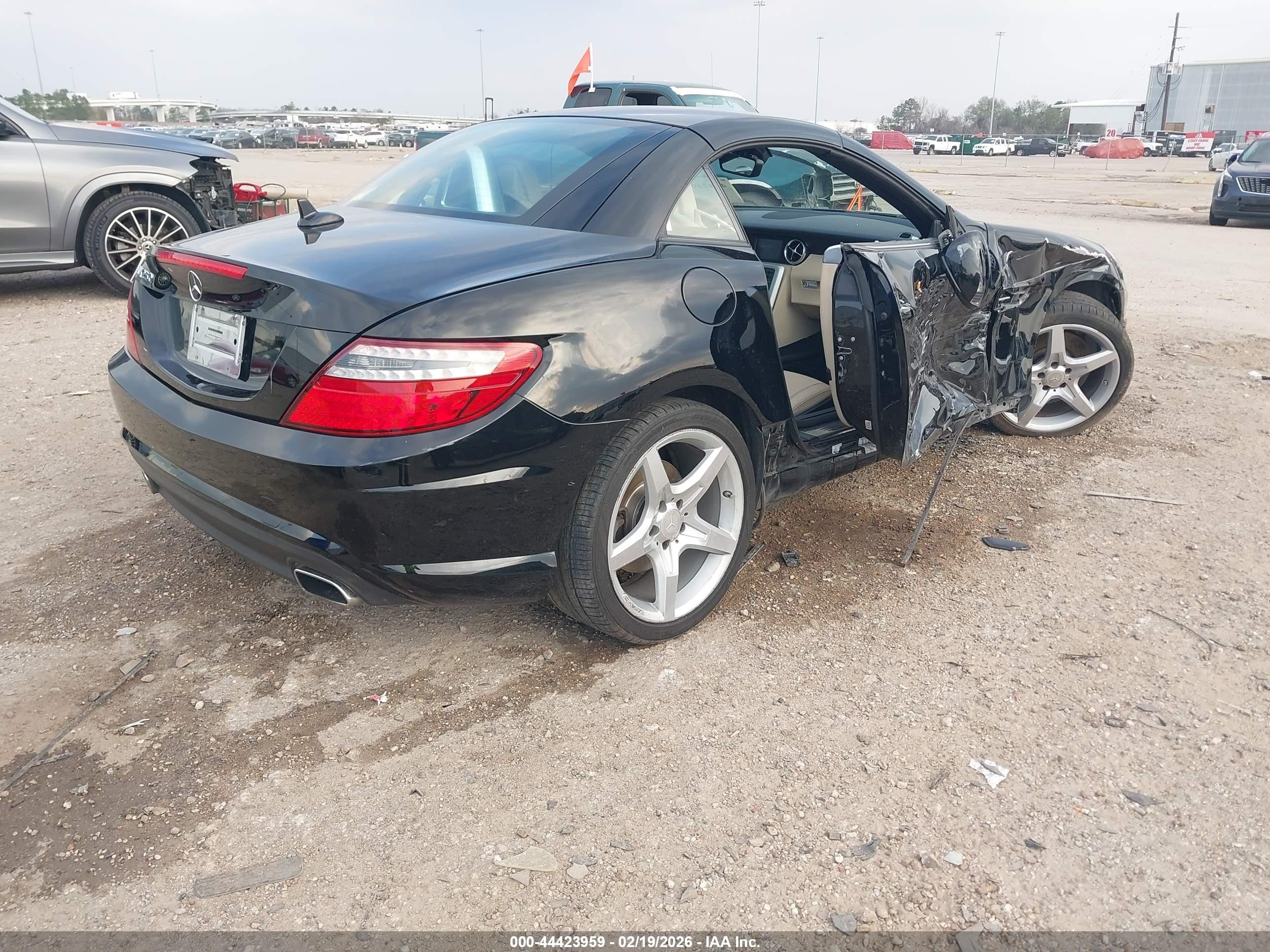 2014 Mercedes-benz Slk 250   Черный vin: WDDPK4HAXEF080172
