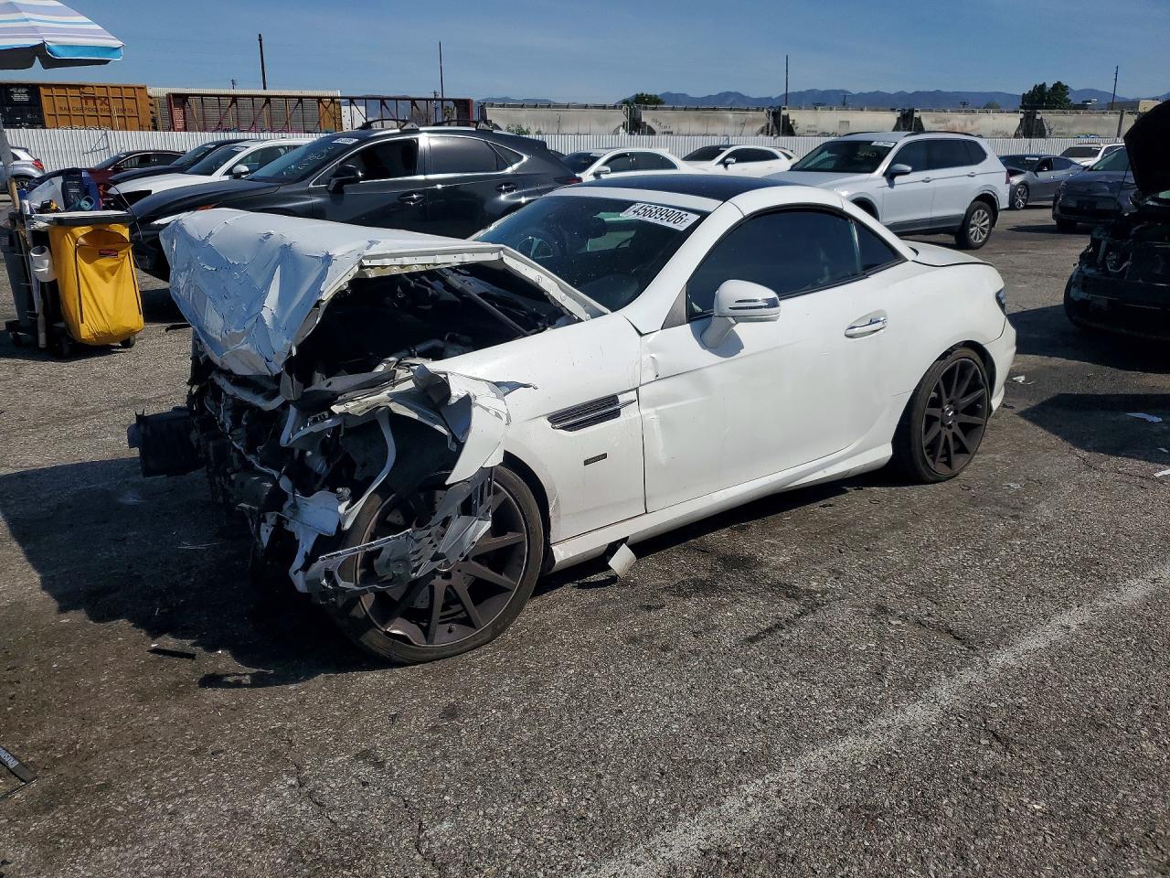 2014 Mercedes-benz Slk 250 White vin: WDDPK4HAXEF095108