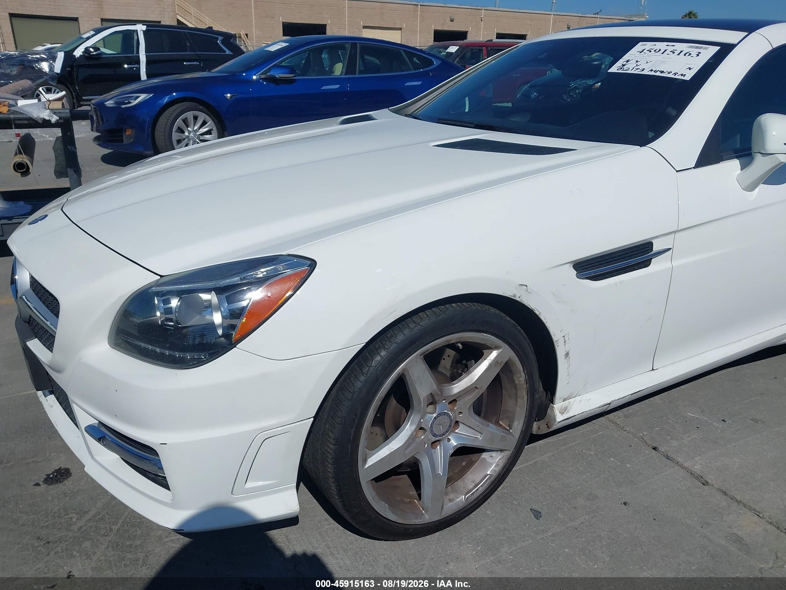 2014 Mercedes-benz Slk 350   Белый vin: WDDPK5HA0EF085502