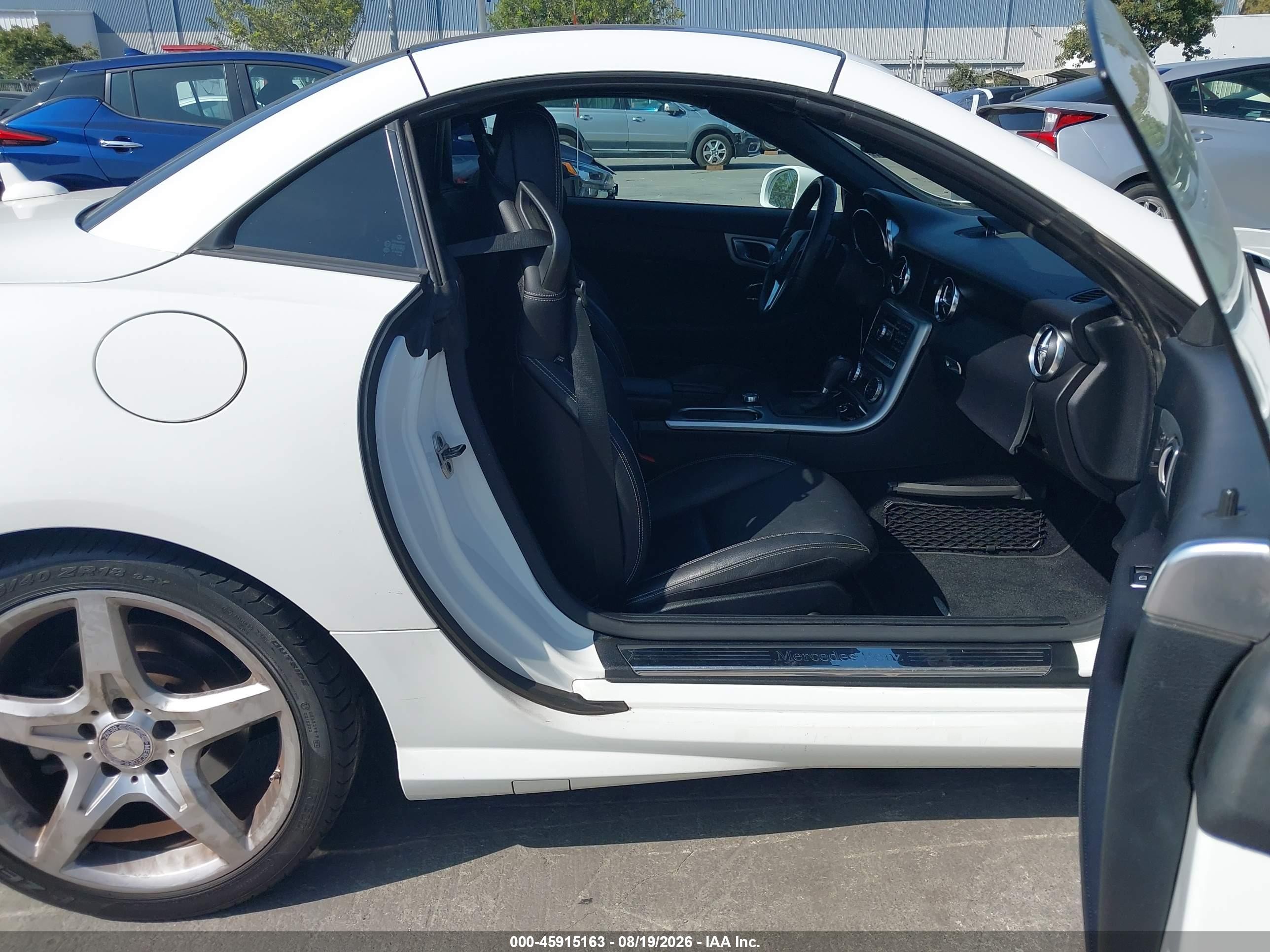 2014 Mercedes-benz Slk 350   Белый vin: WDDPK5HA0EF085502