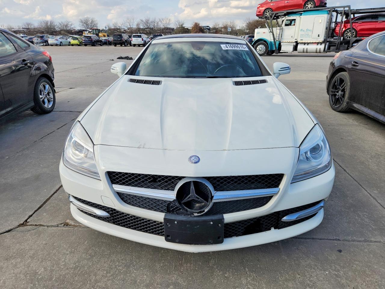 2012 Mercedes Benz Slk 350 White vin: WDDPK5HA1CF038430