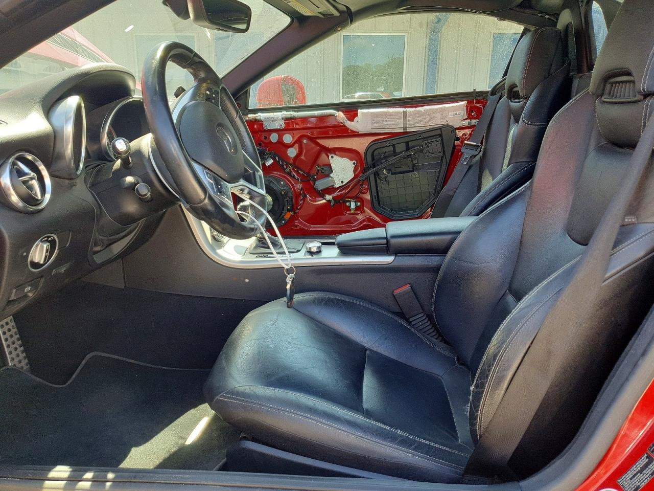 2013 Mercedes-benz Slk 350 Red vin: WDDPK5HA1DF050093