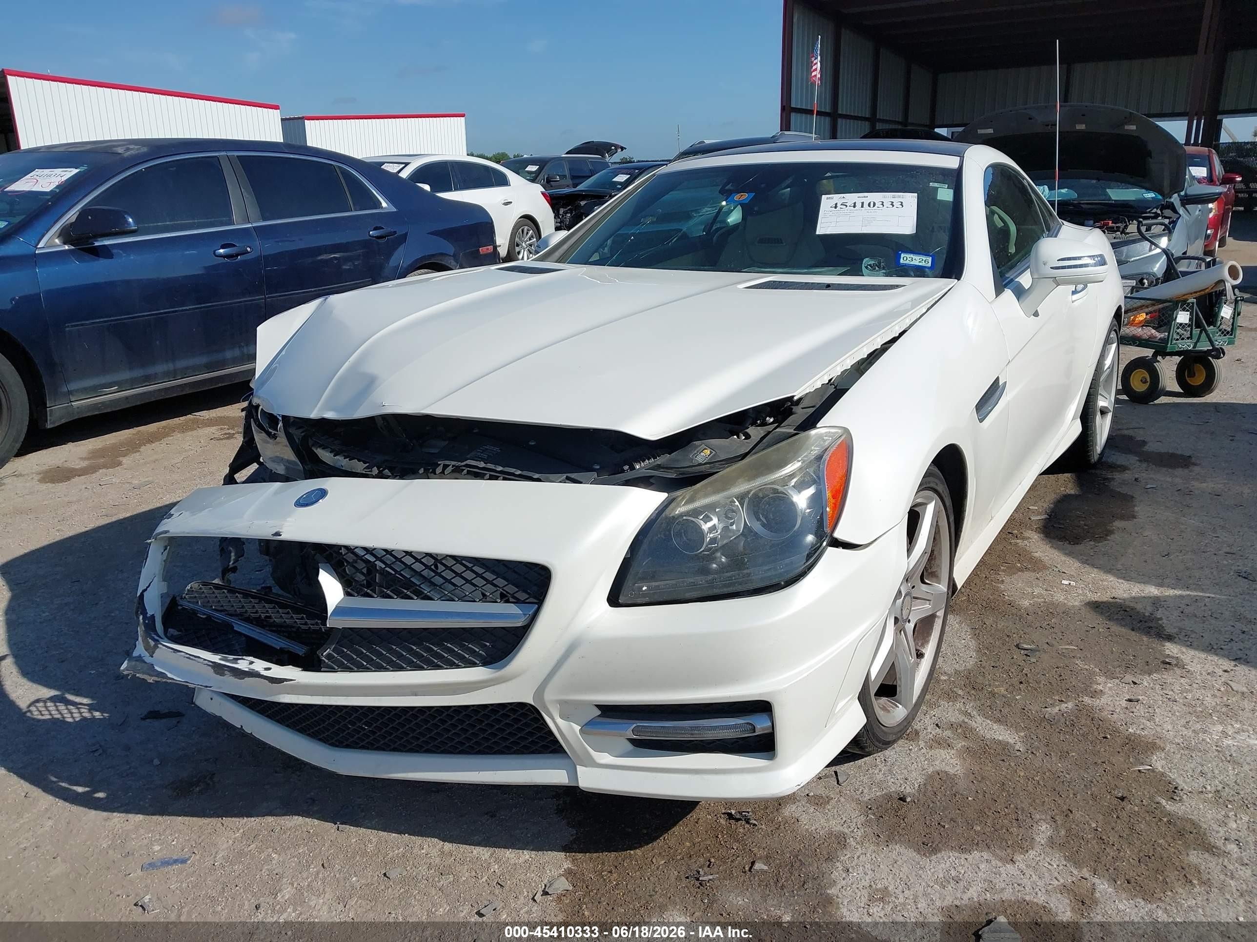 2014 Mercedes-benz Slk 350   White vin: WDDPK5HA1EF089946