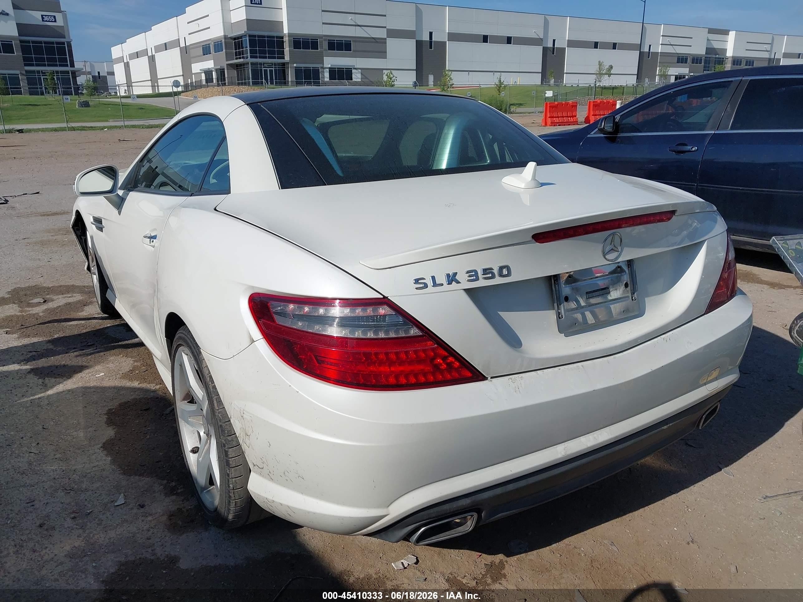 2014 Mercedes-benz Slk 350   White vin: WDDPK5HA1EF089946