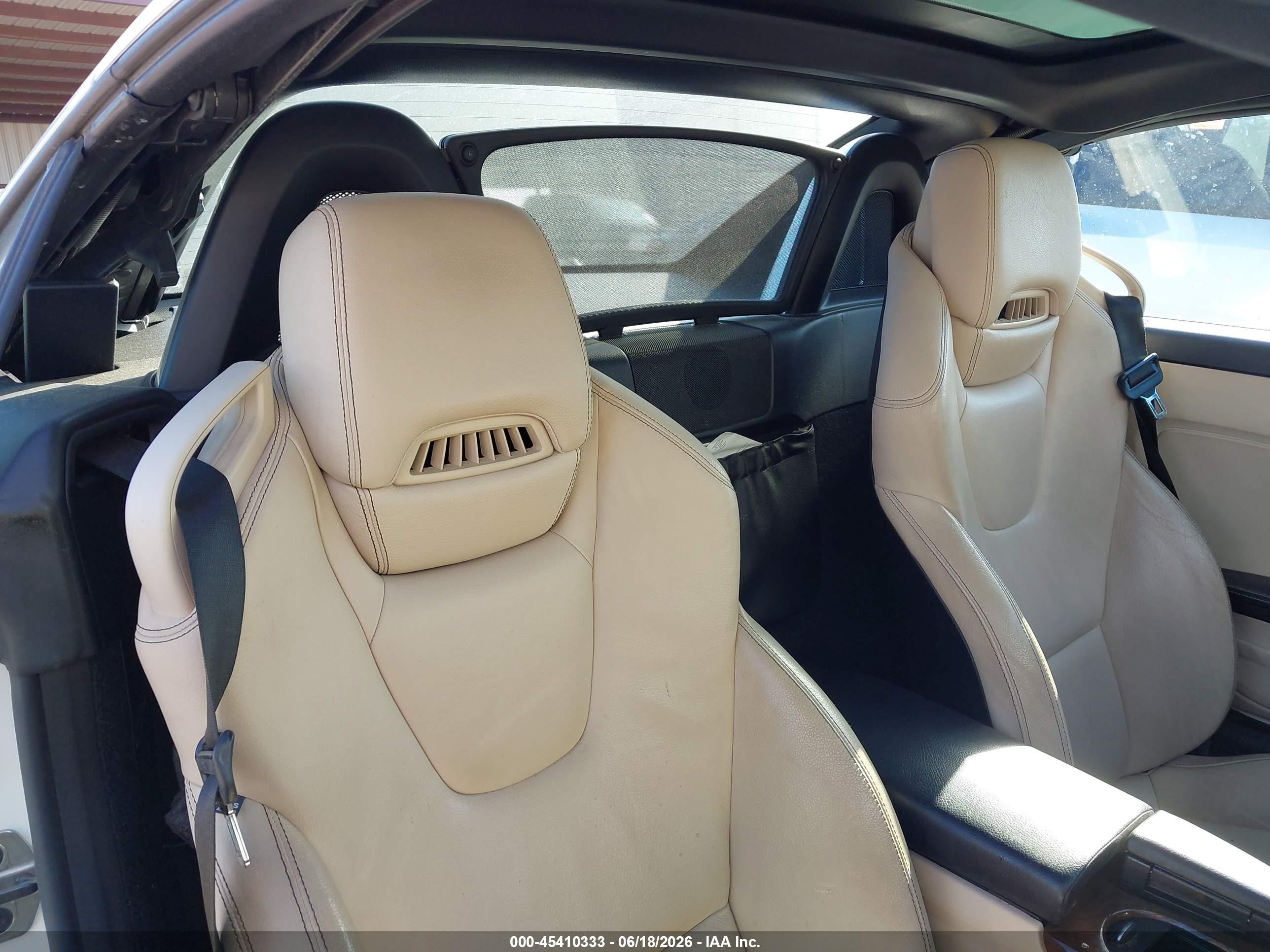 2014 Mercedes-benz Slk 350   White vin: WDDPK5HA1EF089946