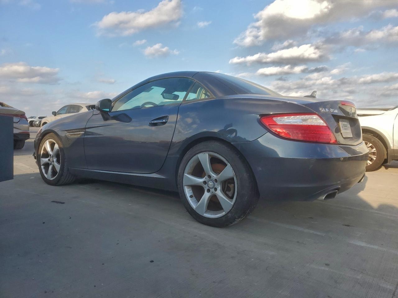 2012 Mercedes-benz Slk 350 Серый vin: WDDPK5HA2CF010247