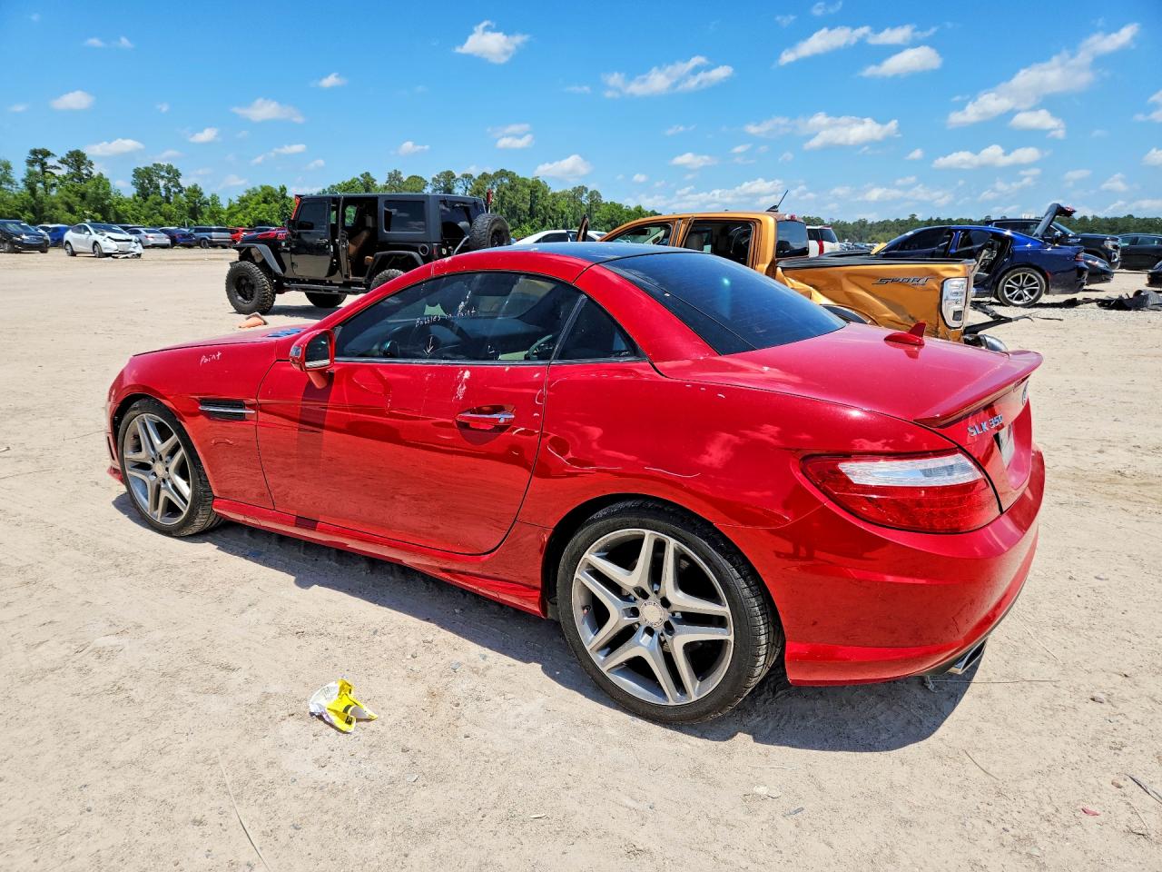 2015 Mercedes-benz Slk 350 Red vin: WDDPK5HA3FF103475