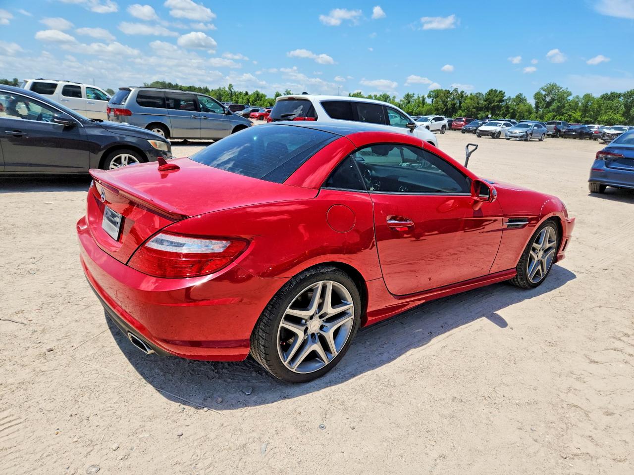 2015 Mercedes-benz Slk 350 Red vin: WDDPK5HA3FF103475