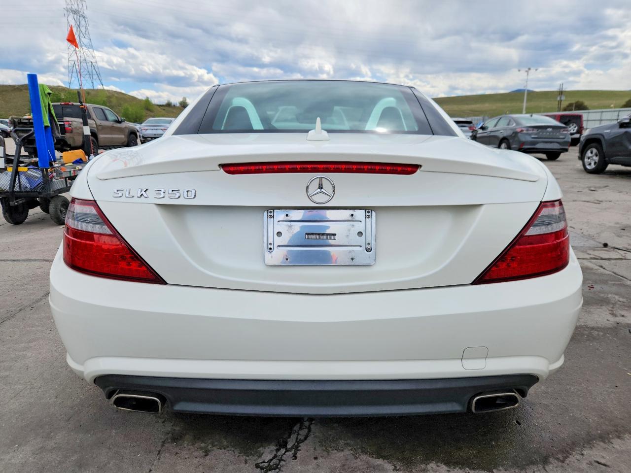 2014 Mercedes-benz Slk 350 White vin: WDDPK5HA4EF088161
