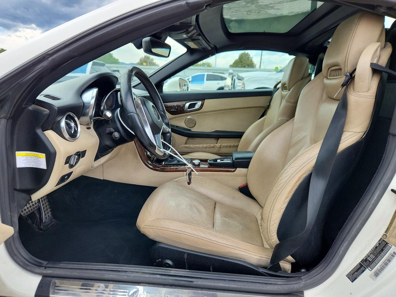 2014 Mercedes-benz Slk 350 White vin: WDDPK5HA4EF088161