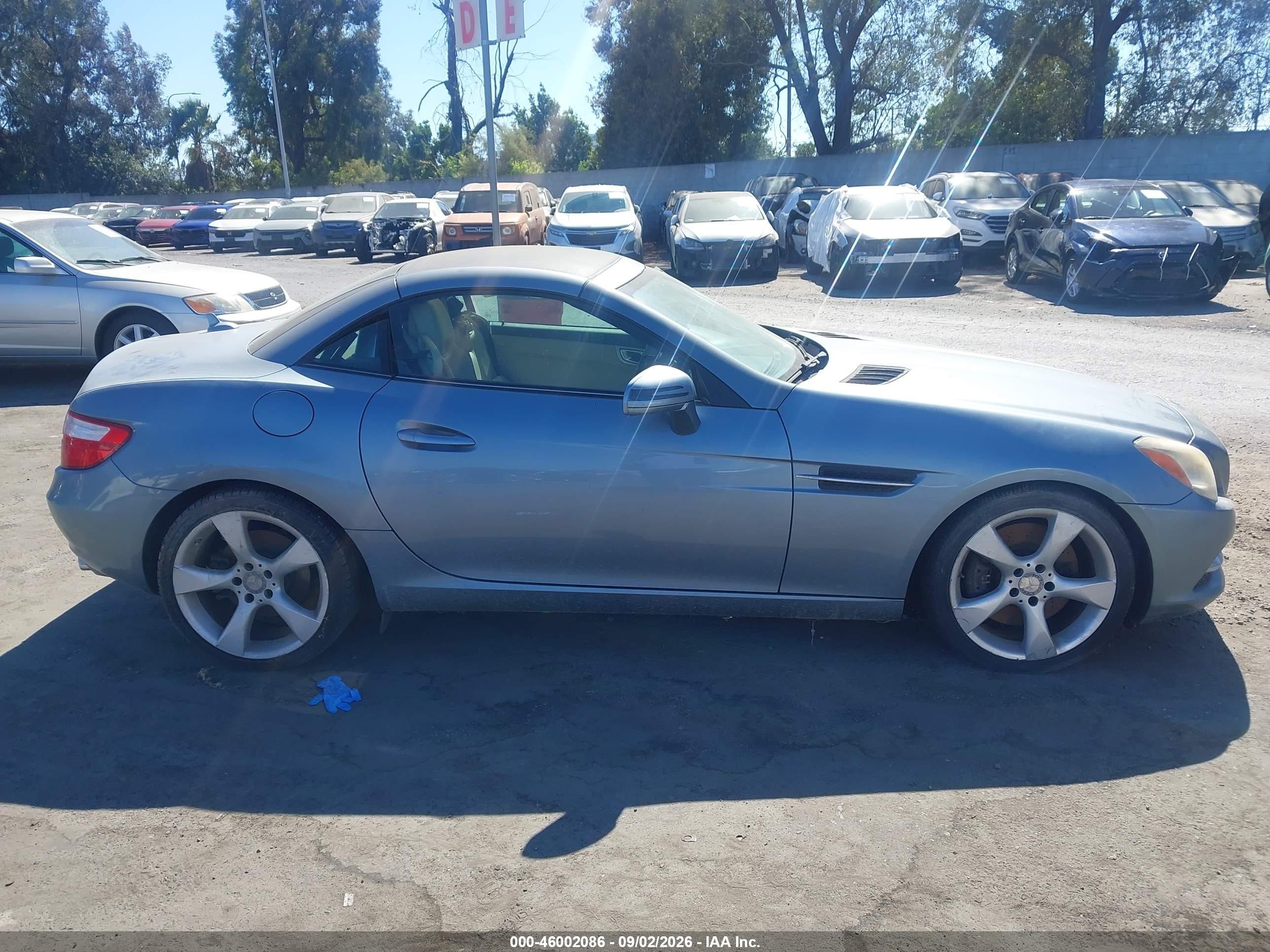 2012 Mercedes-benz Slk 350 Blue vin: WDDPK5HA7CF009479