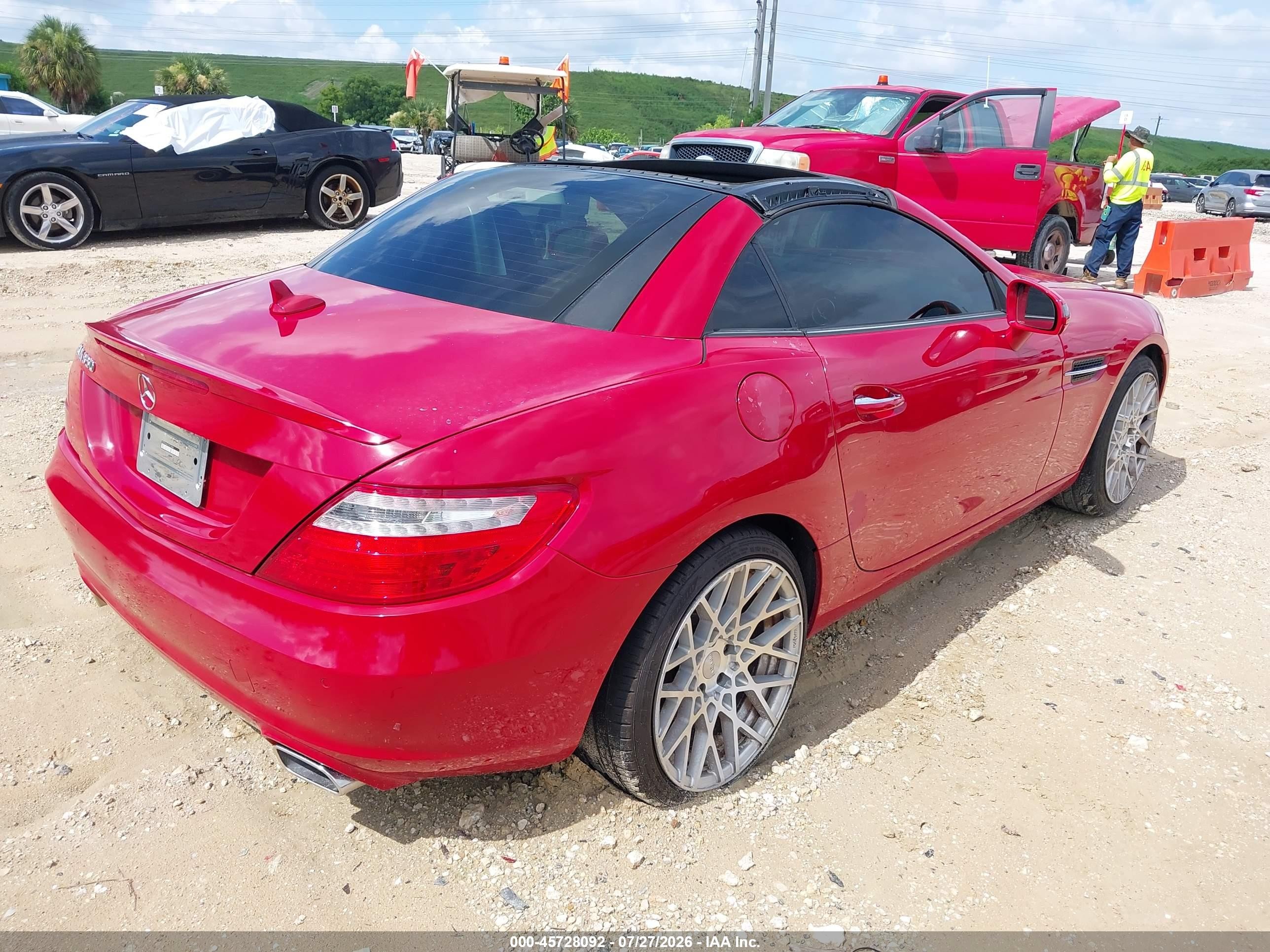 2012 Mercedes-benz Slk 350   Красный vin: WDDPK5HA7CF012494