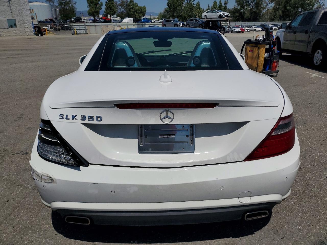 2014 Mercedes-benz Slk 350 White vin: WDDPK5HA7EF085447