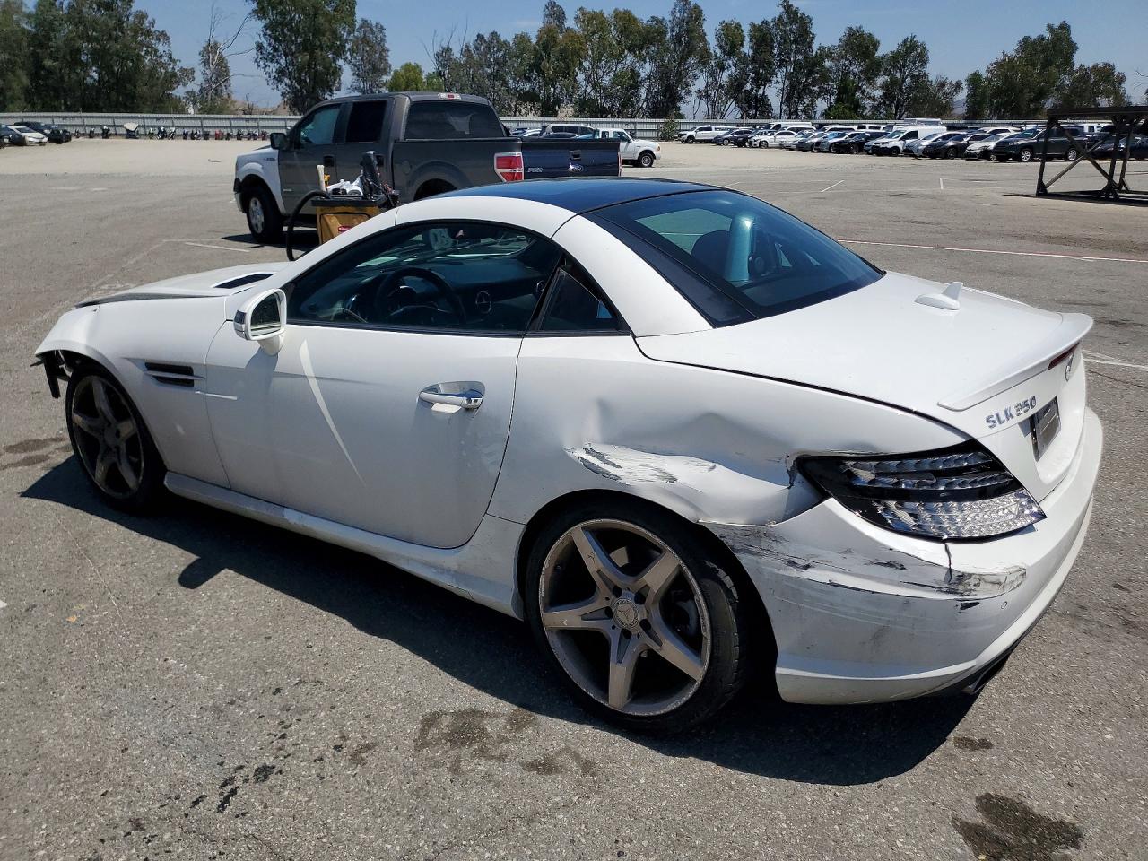 2014 Mercedes-benz Slk 350 White vin: WDDPK5HA7EF085447