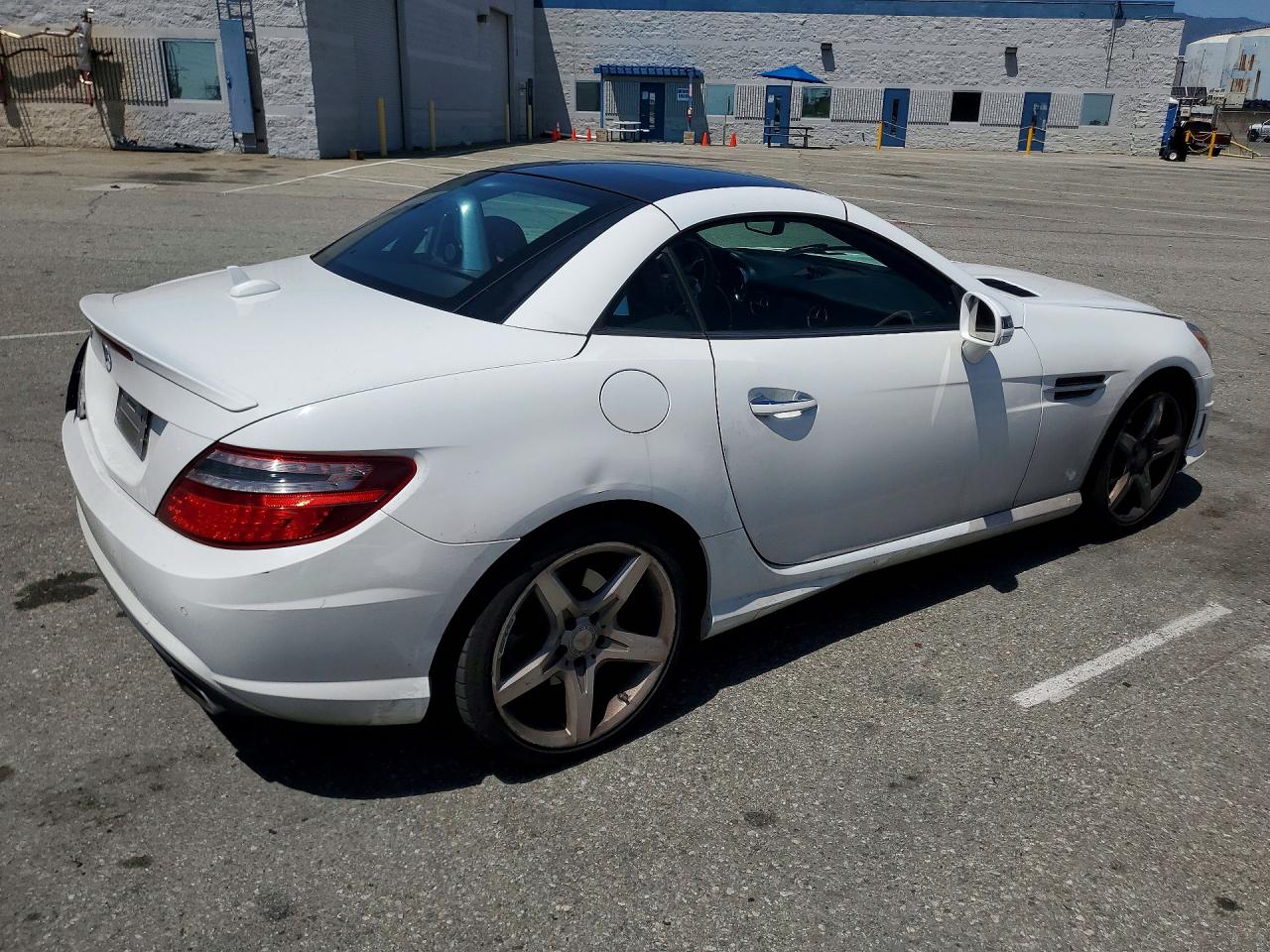 2014 Mercedes-benz Slk 350 White vin: WDDPK5HA7EF085447