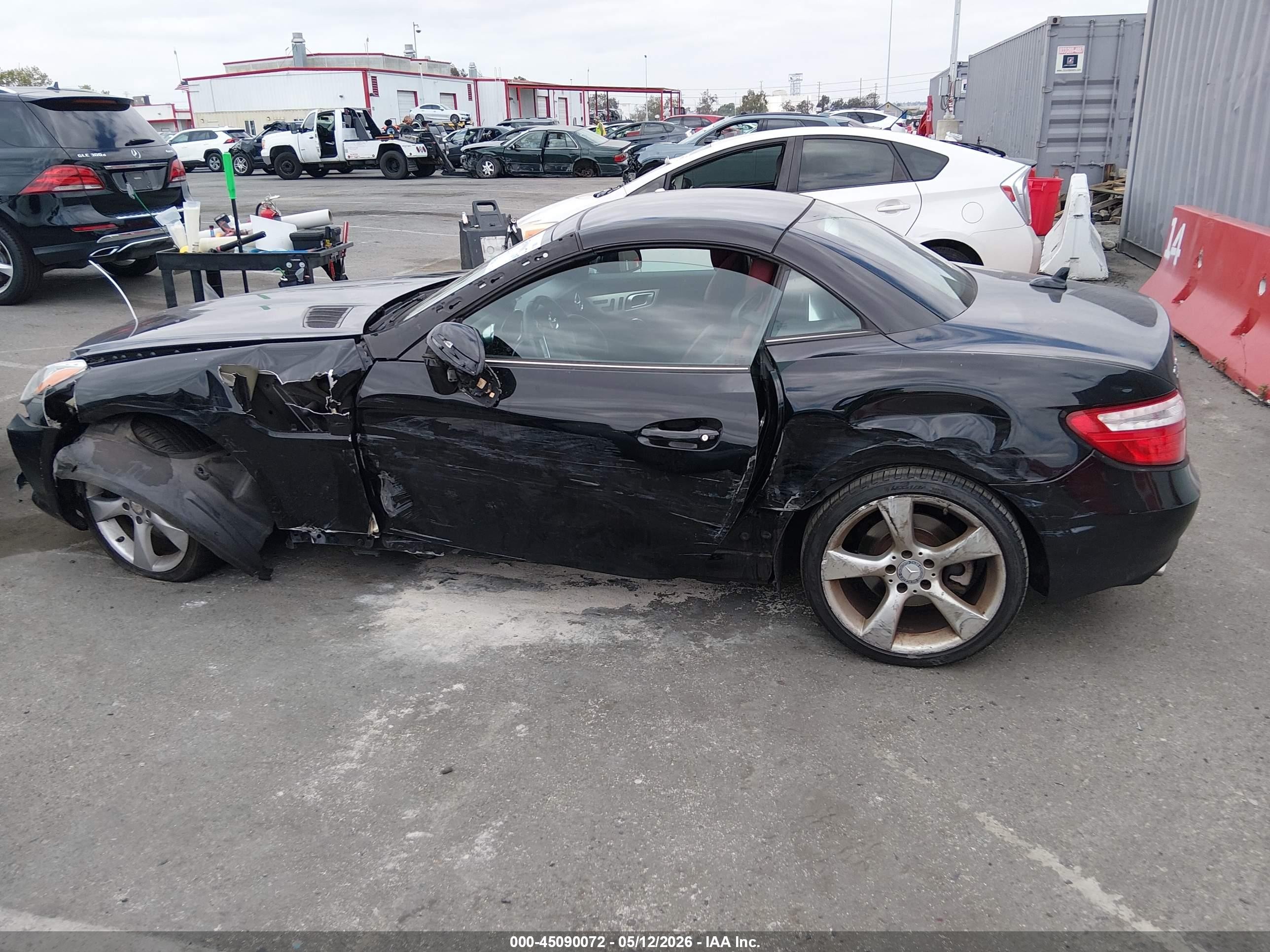 2012 Mercedes-benz Slk 350   Black vin: WDDPK5HA8CF014318