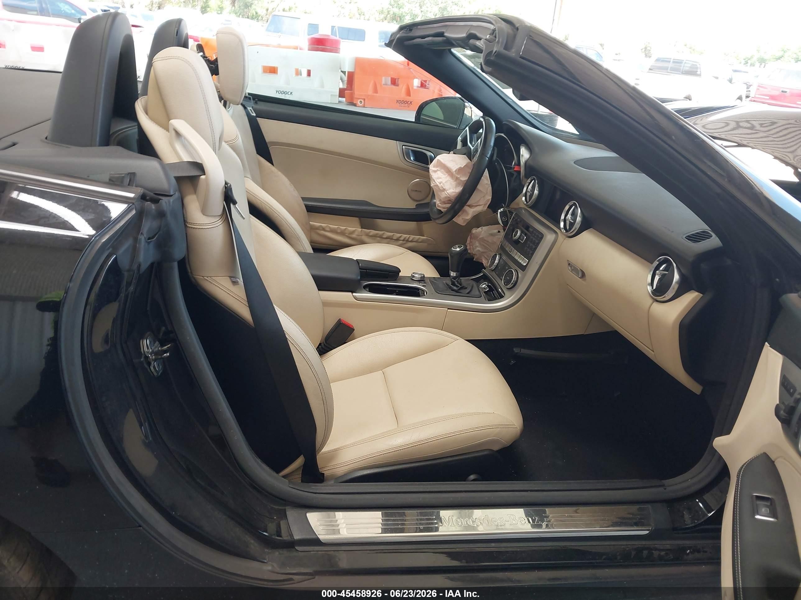 2012 Mercedes-benz Slk 350   Black vin: WDDPK5HA8CF014559