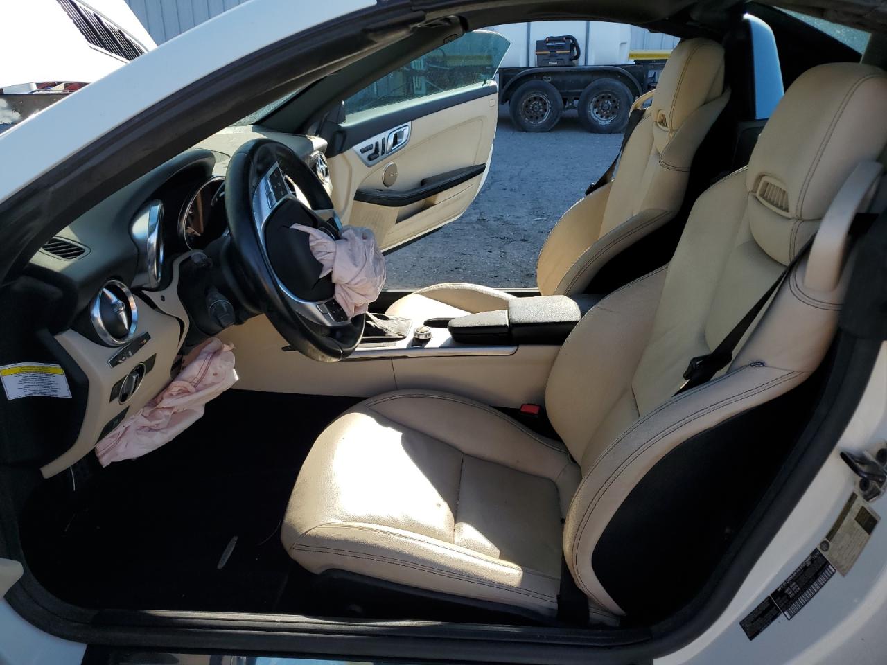 2012 Mercedes-benz Slk 350 White vin: WDDPK5HA9CF032407