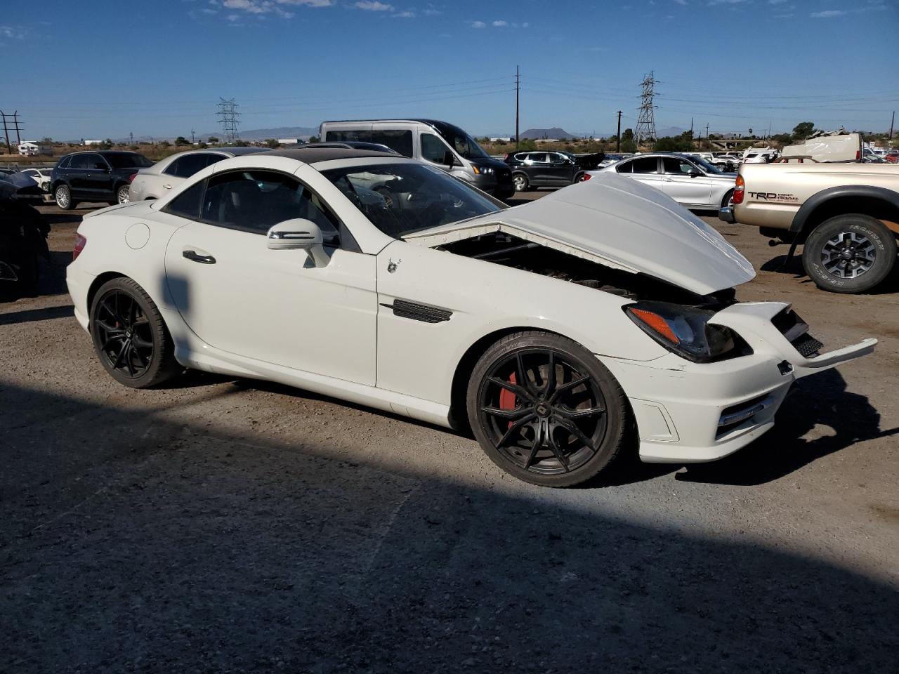 2012 Mercedes-benz Slk 350 White vin: WDDPK5HA9CF032407