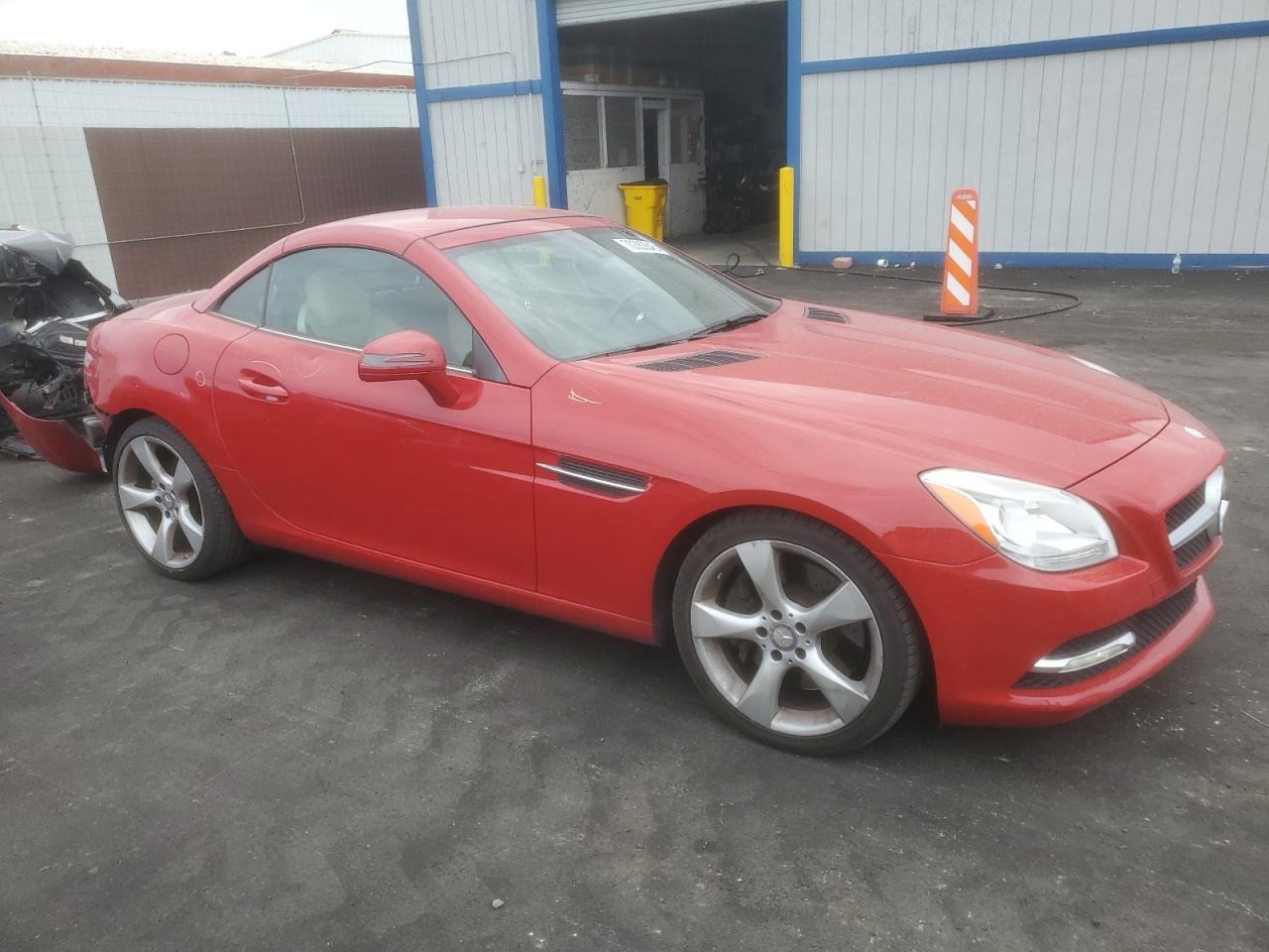 2012 Mercedes-benz Slk 350 Red vin: WDDPK5HA9CF036974